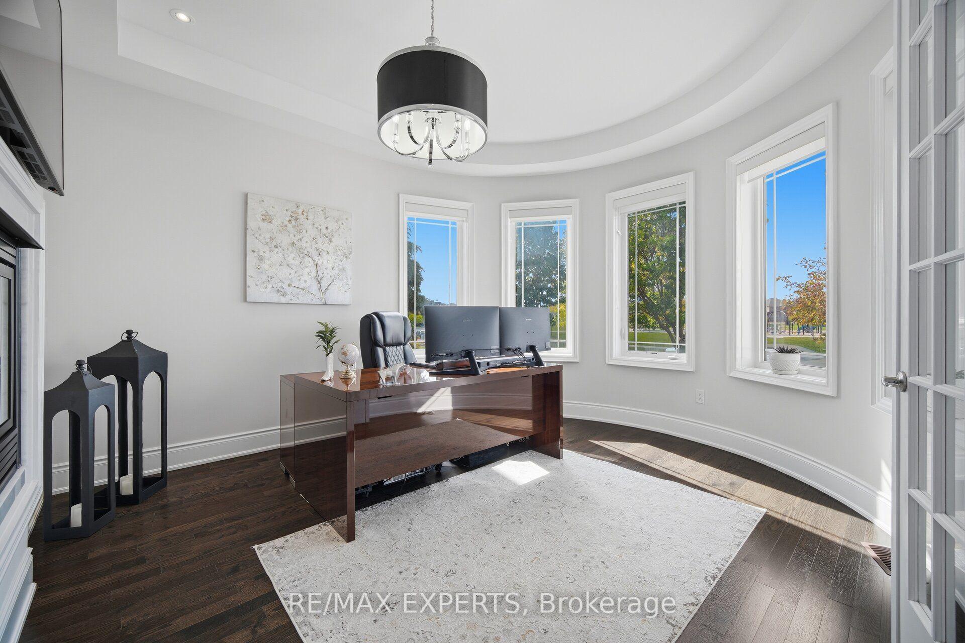 Photo 22 of 91 Woodgate Pines Drive, Vaughan, Kleinburg — HOMEH