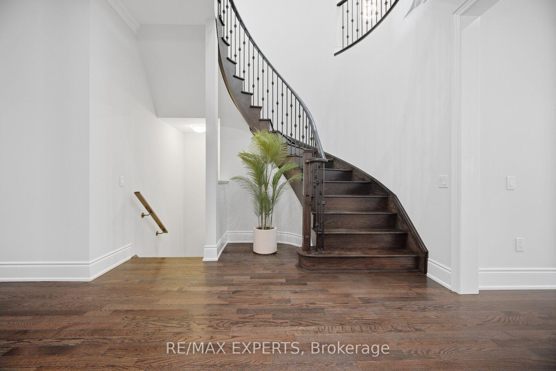 Photo 27 of 91 Woodgate Pines Drive, Vaughan, Kleinburg — HOMEH