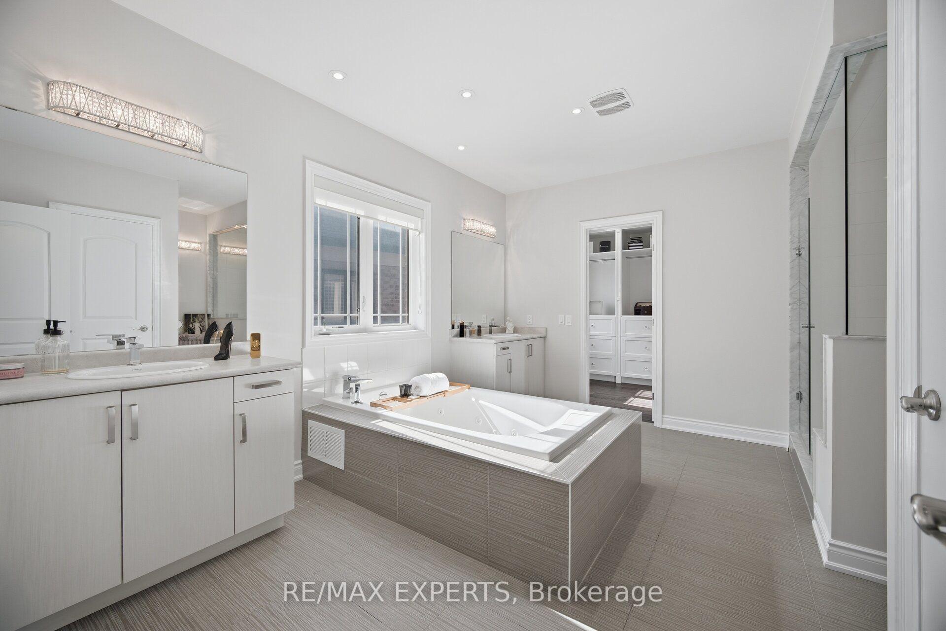 Photo 30 of 91 Woodgate Pines Drive, Vaughan, Kleinburg — HOMEH