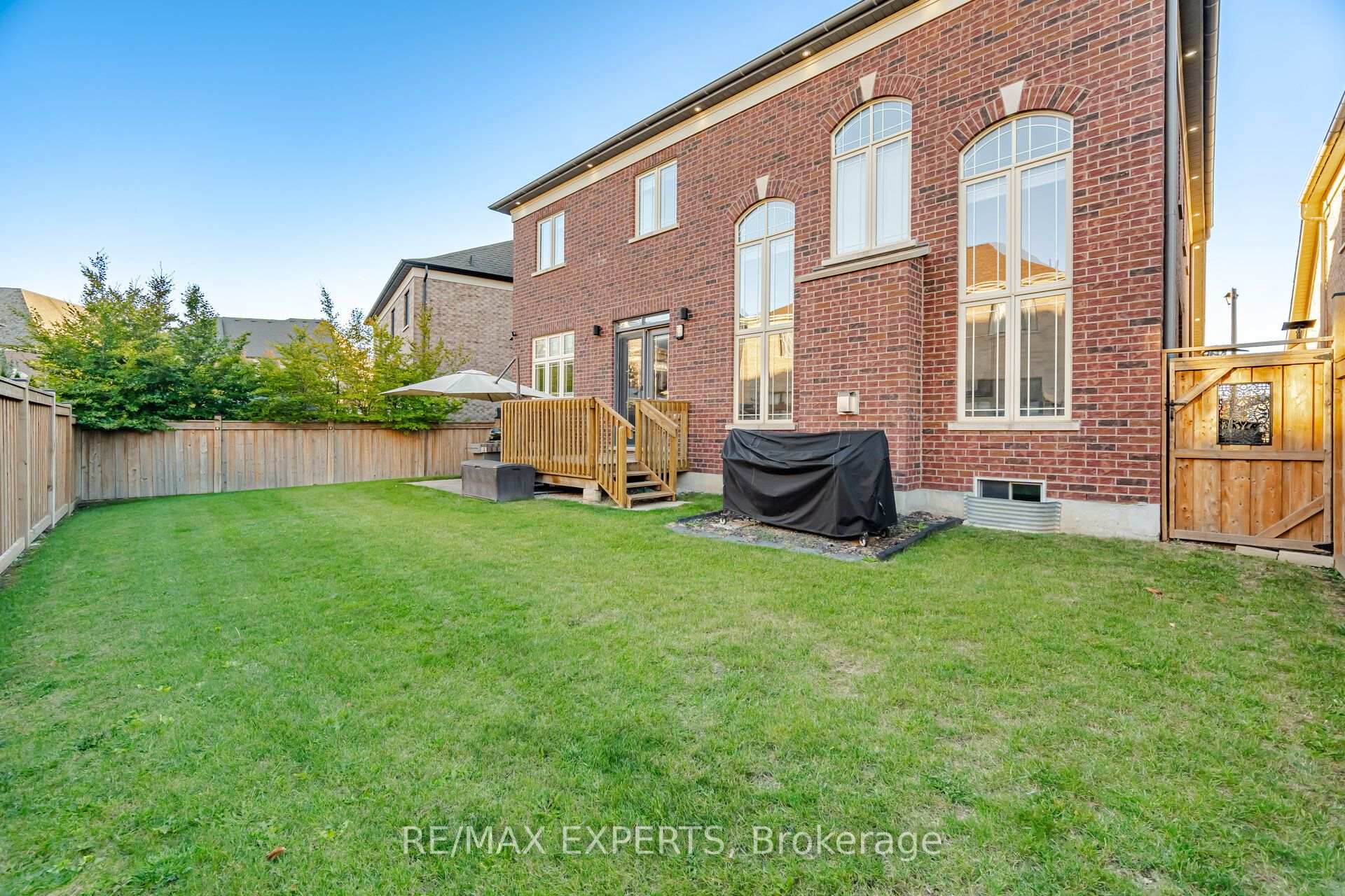 Photo 39 of 91 Woodgate Pines Drive, Vaughan, Kleinburg — HOMEH