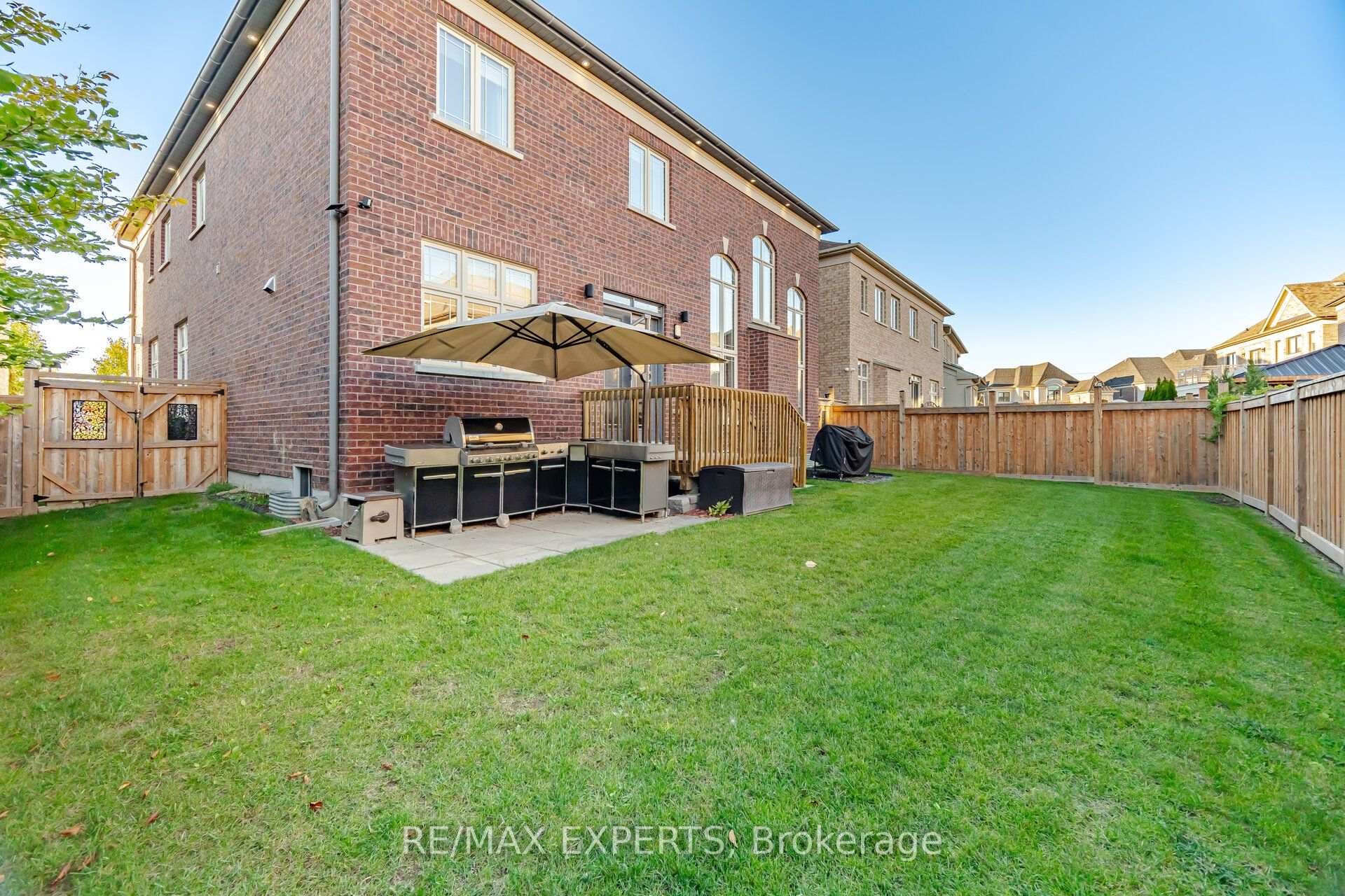 Photo 48 of 91 Woodgate Pines Drive, Vaughan, Kleinburg — HOMEH