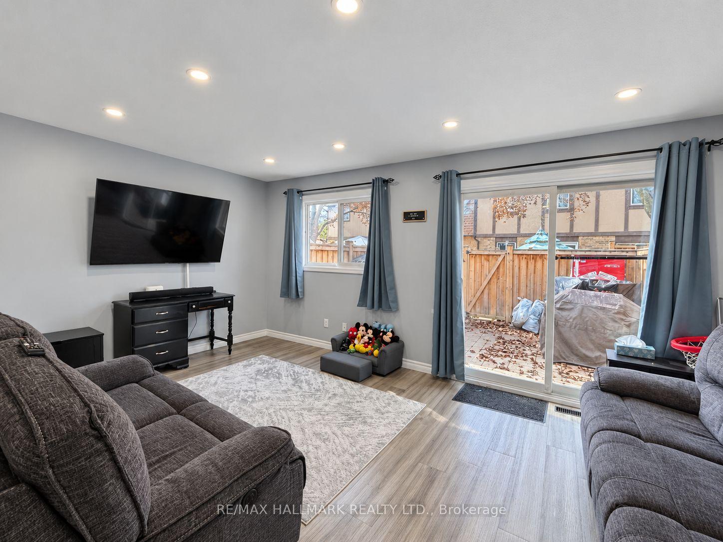 Photo 2 of Unit 98, 81 Hansen Road N, Brampton, Madoc — HOMEH