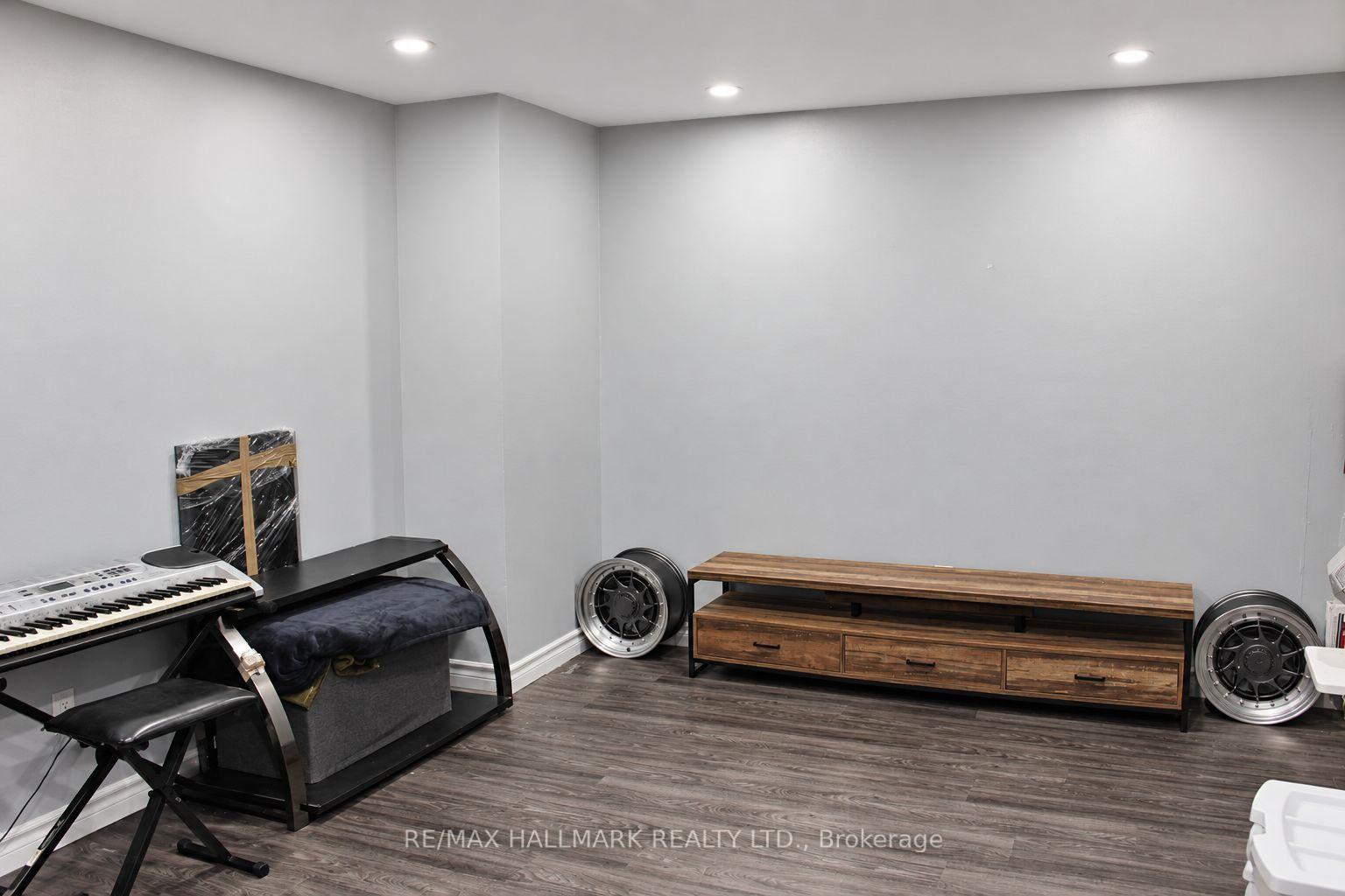 Photo 18 of Unit 98, 81 Hansen Road N, Brampton, Madoc — HOMEH