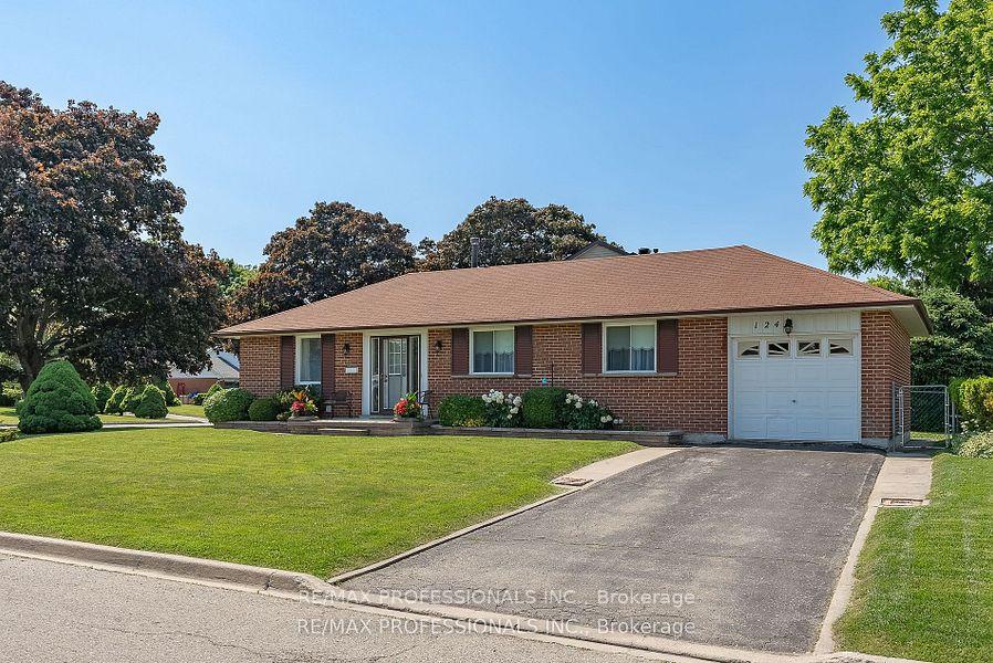 Photo 1 of Unit Lower, 124 Panter Crescent, Ajax, South West — HOMEH