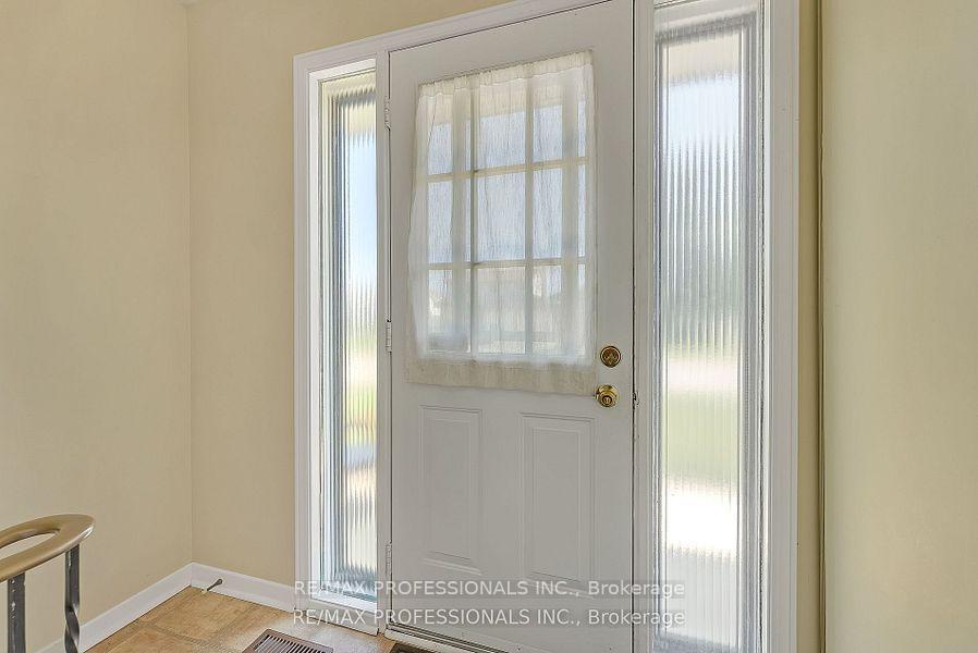 Photo 4 of Unit Lower, 124 Panter Crescent, Ajax, South West — HOMEH