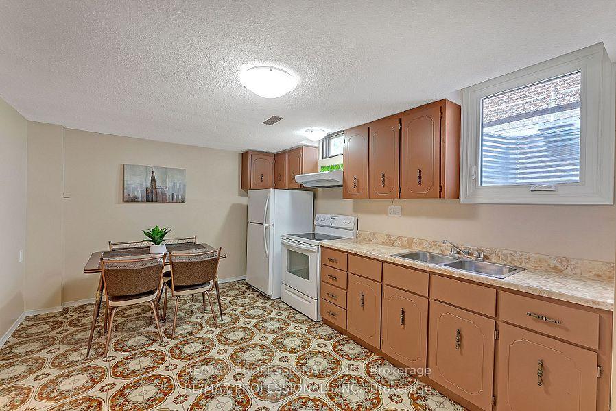 Photo 6 of Unit Lower, 124 Panter Crescent, Ajax, South West — HOMEH