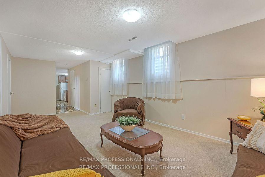 Photo 13 of Unit Lower, 124 Panter Crescent, Ajax, South West — HOMEH