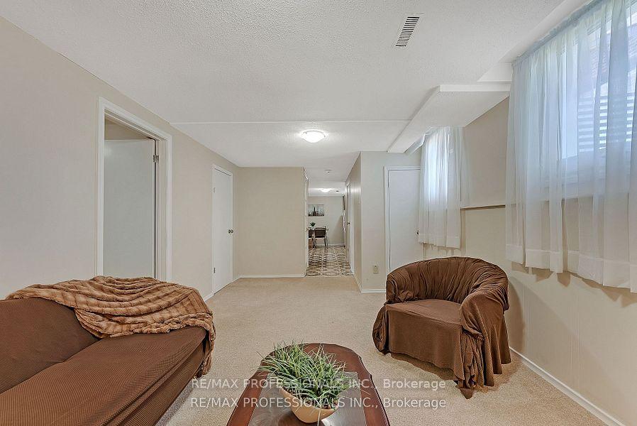 Photo 14 of Unit Lower, 124 Panter Crescent, Ajax, South West — HOMEH
