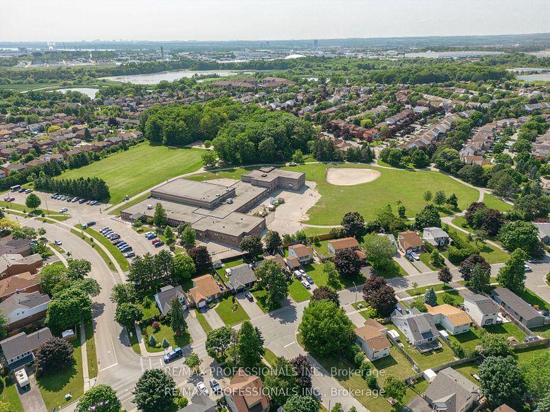 Photo 26 of Unit Lower, 124 Panter Crescent, Ajax, South West — HOMEH