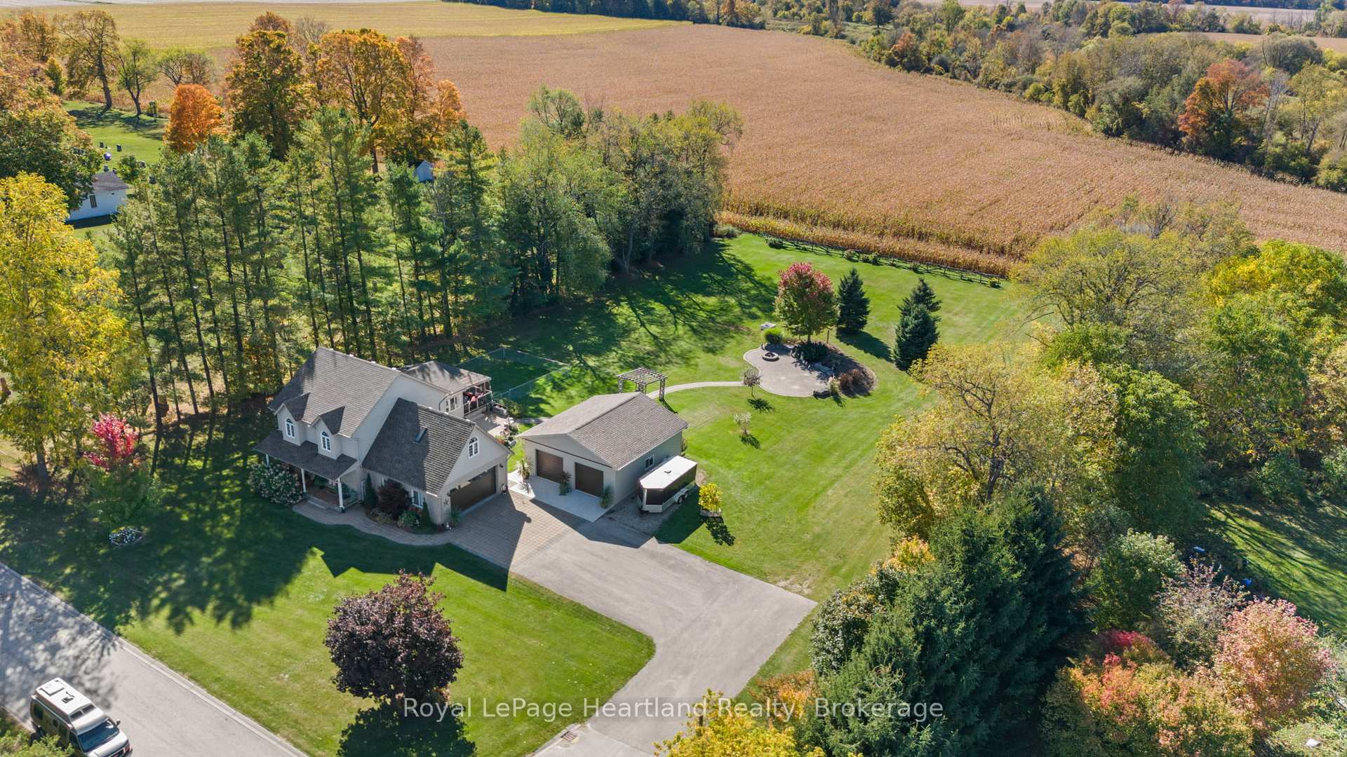 Photo 2 of 2044 Alma Street S, Howick — HOMEH