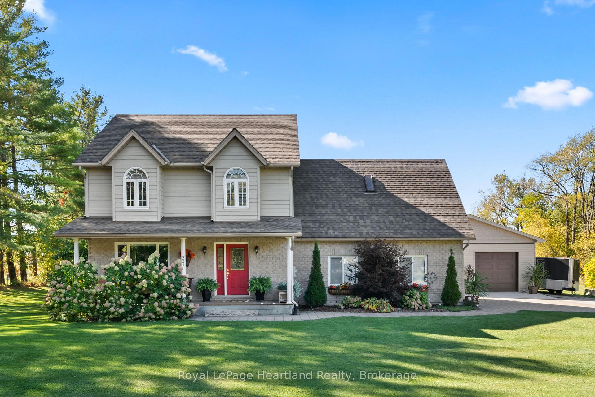Photo 6 of 2044 Alma Street S, Howick — HOMEH