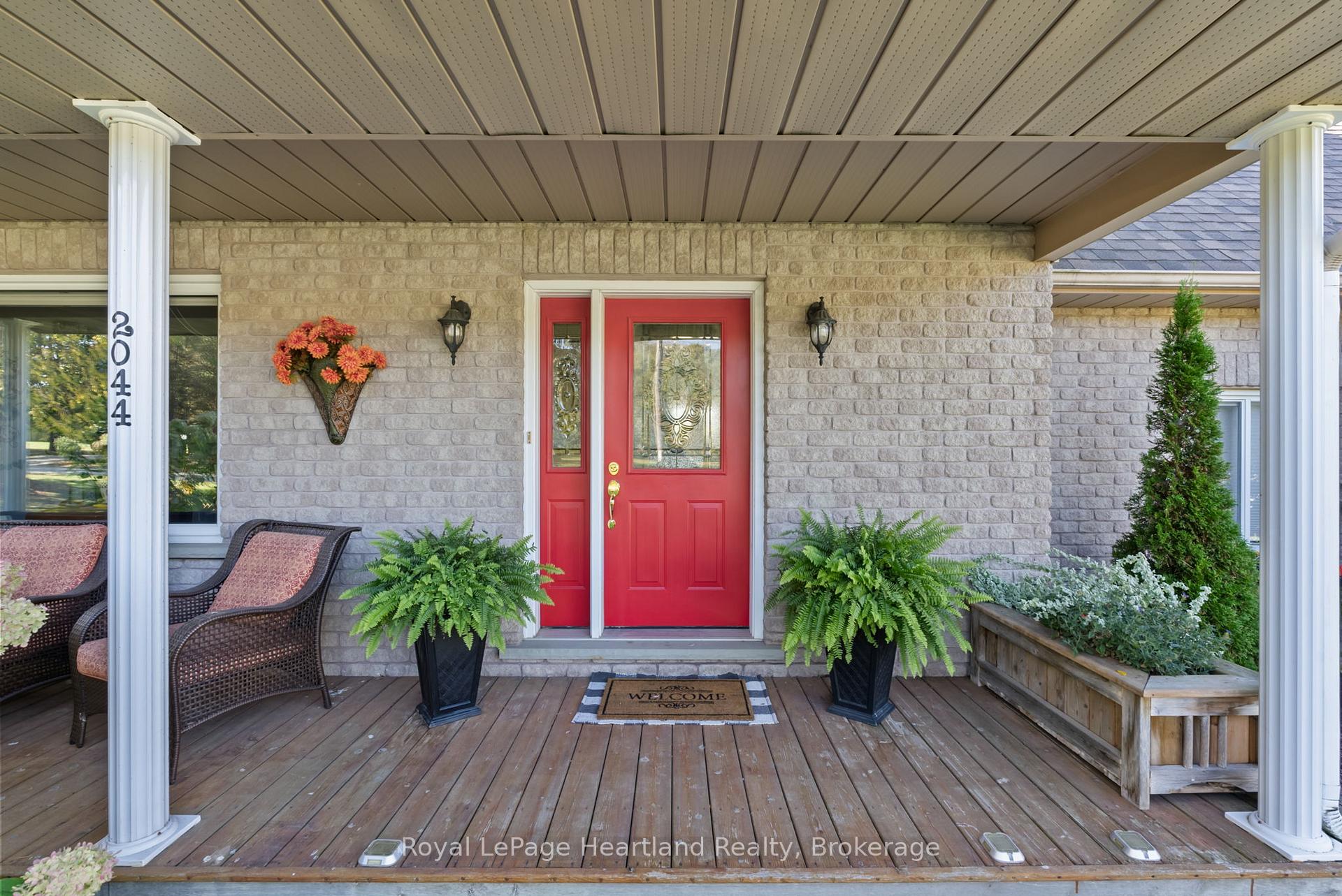 Photo 8 of 2044 Alma Street S, Howick — HOMEH