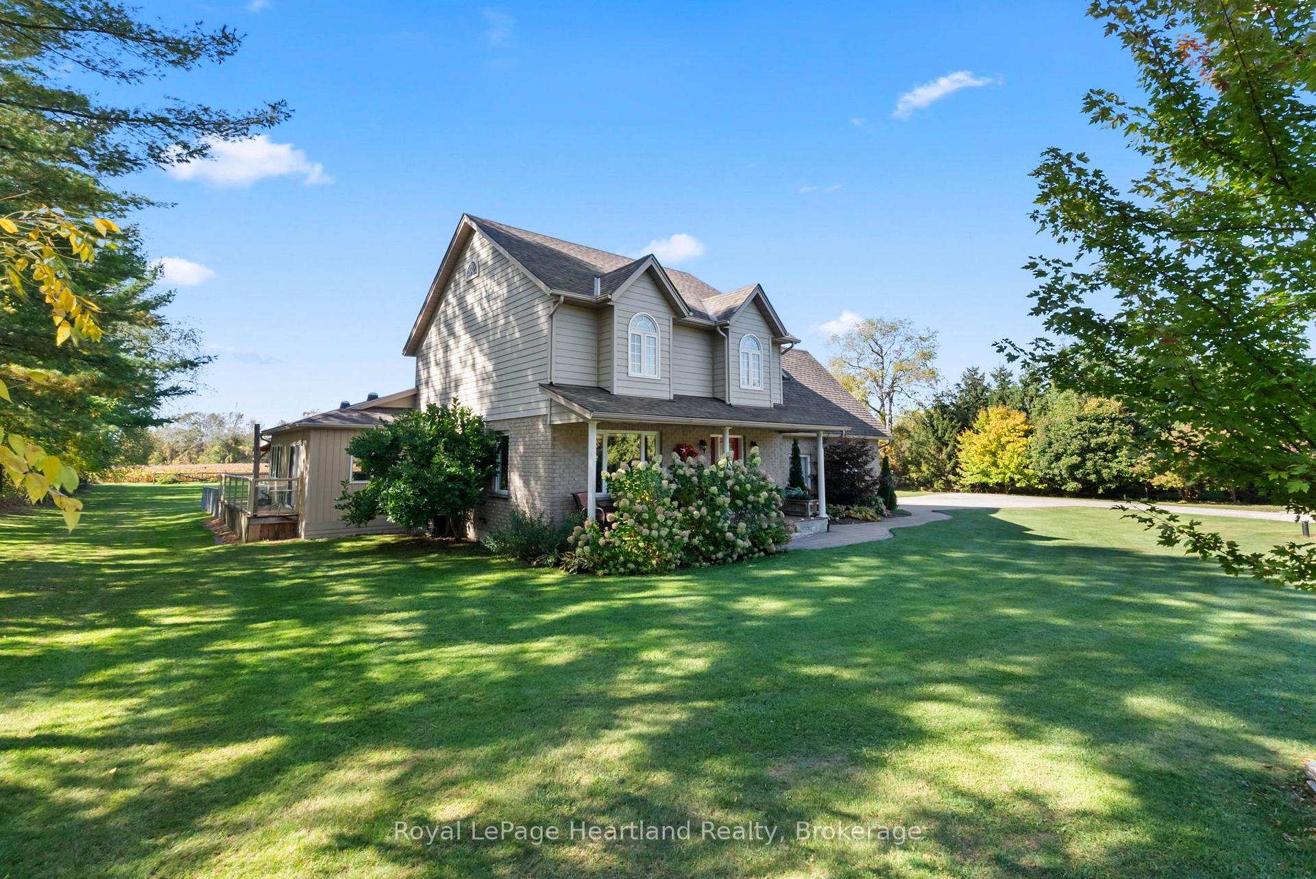 Photo 9 of 2044 Alma Street S, Howick — HOMEH