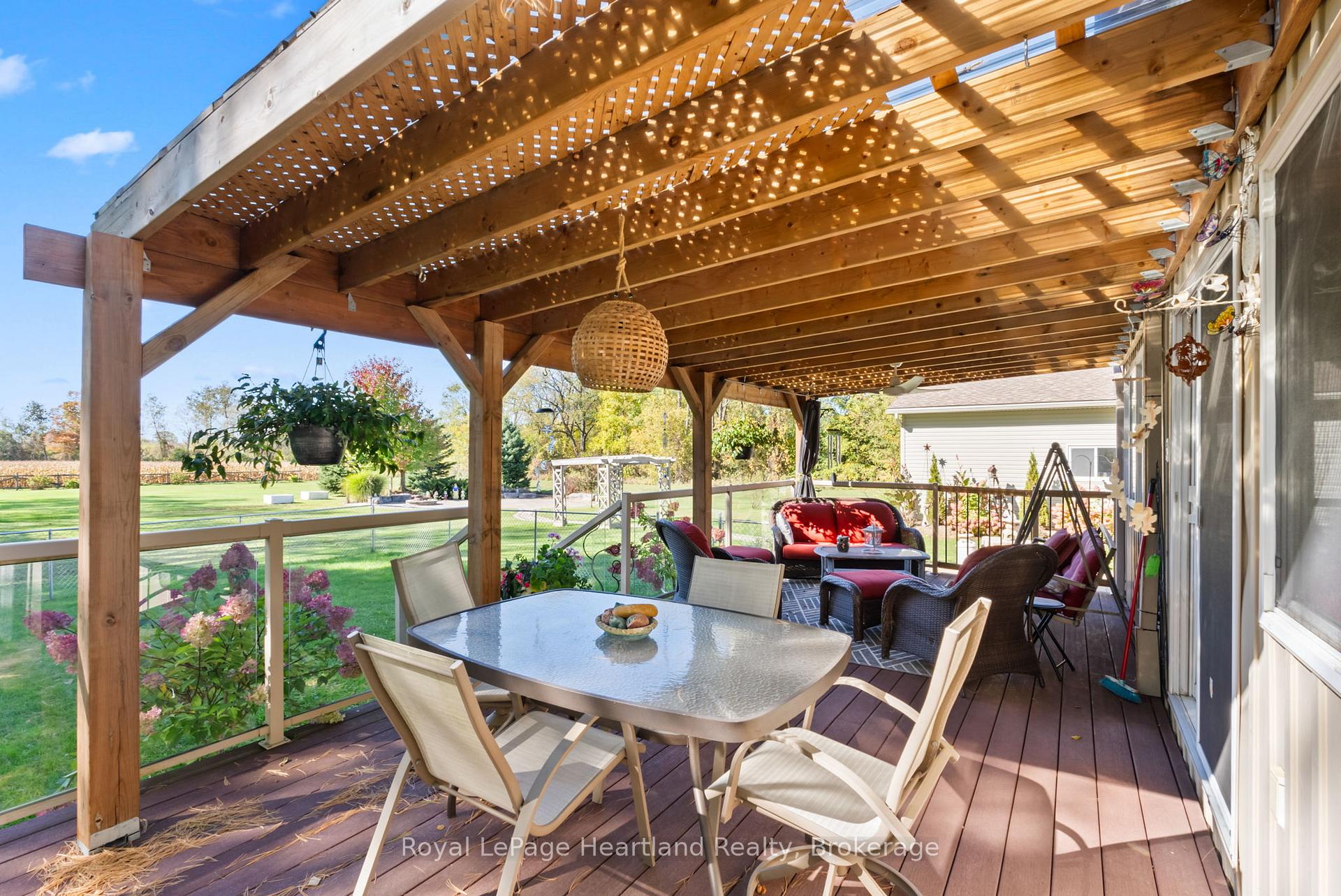 Photo 22 of 2044 Alma Street S, Howick — HOMEH