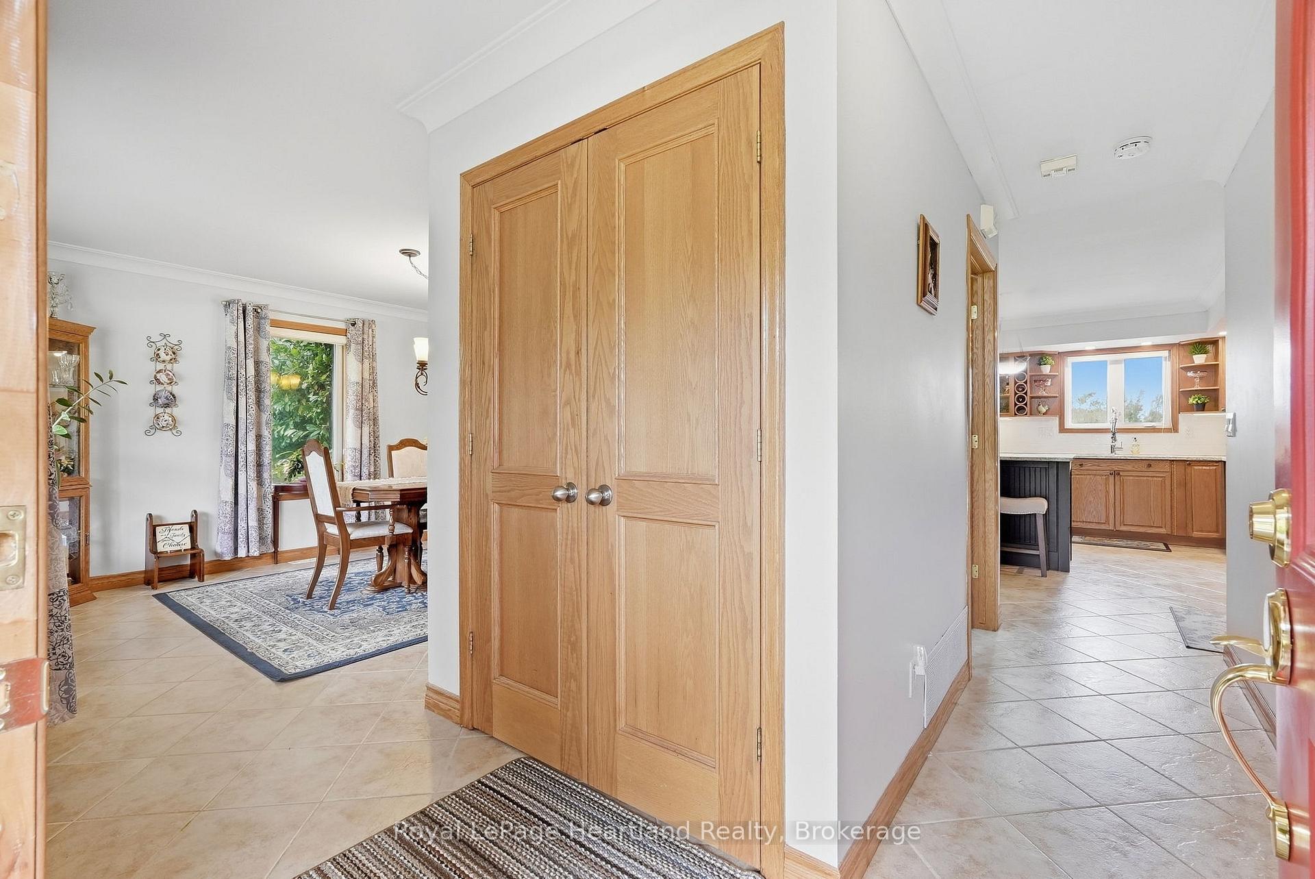 Photo 23 of 2044 Alma Street S, Howick — HOMEH