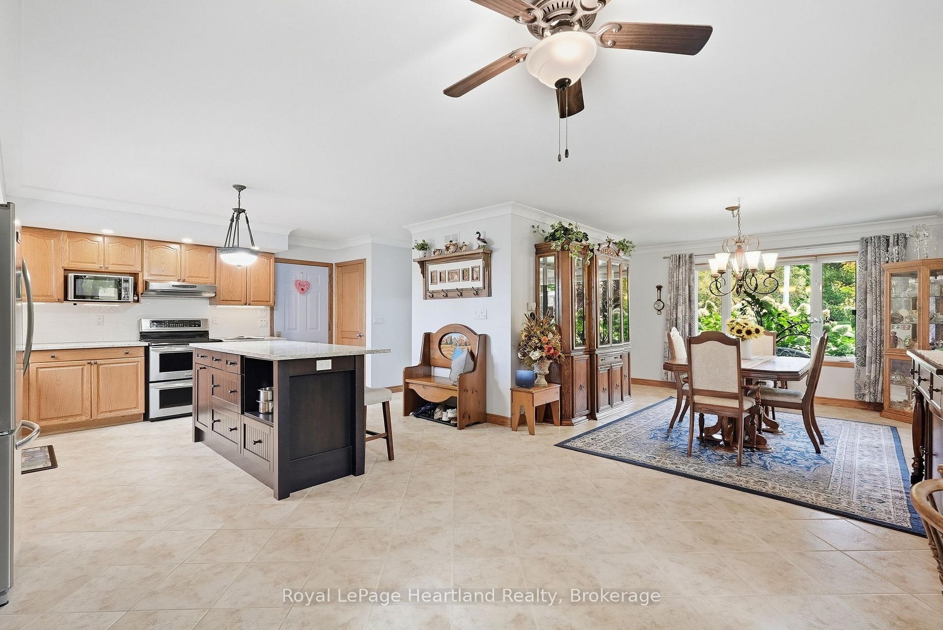 Photo 28 of 2044 Alma Street S, Howick — HOMEH