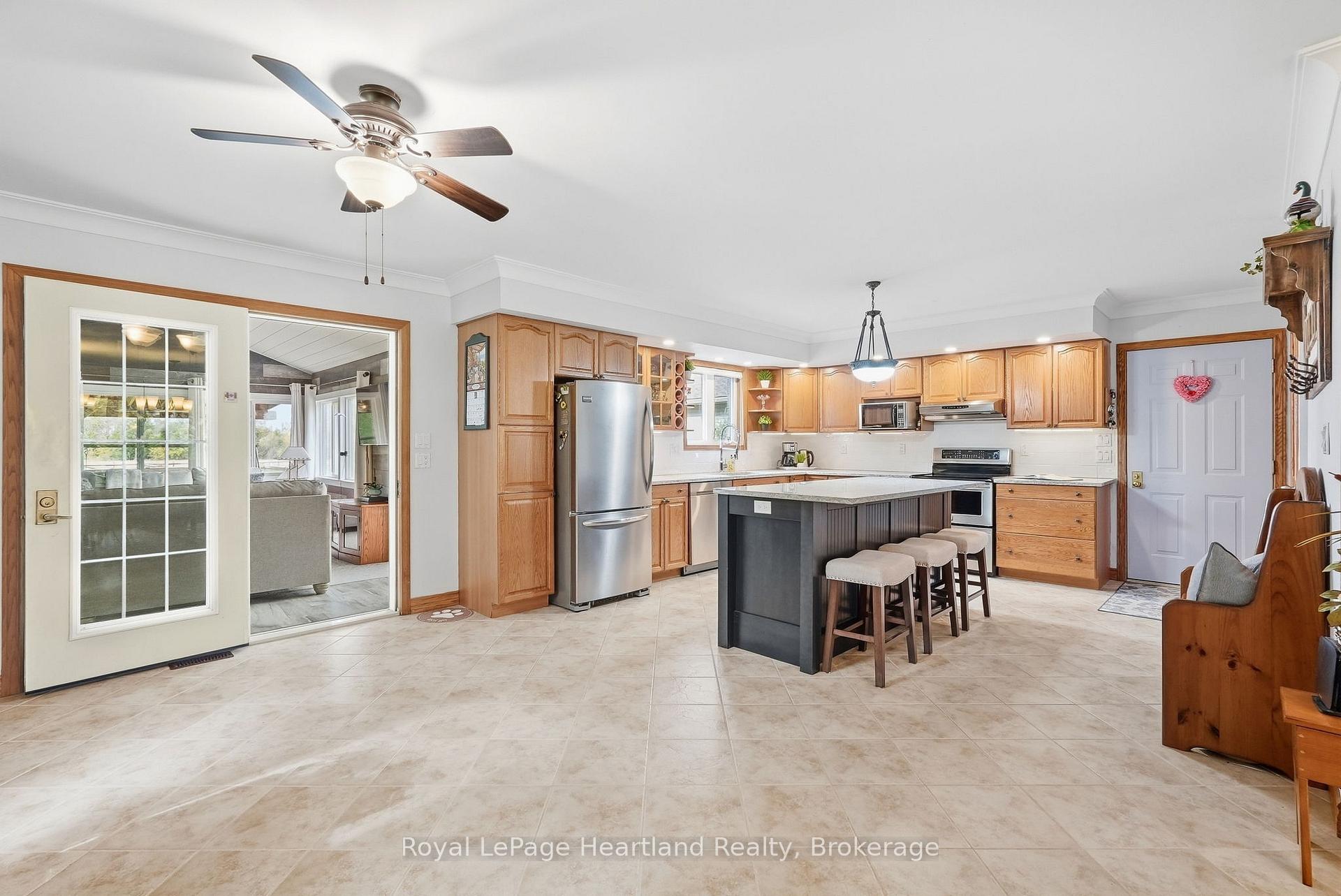 Photo 29 of 2044 Alma Street S, Howick — HOMEH