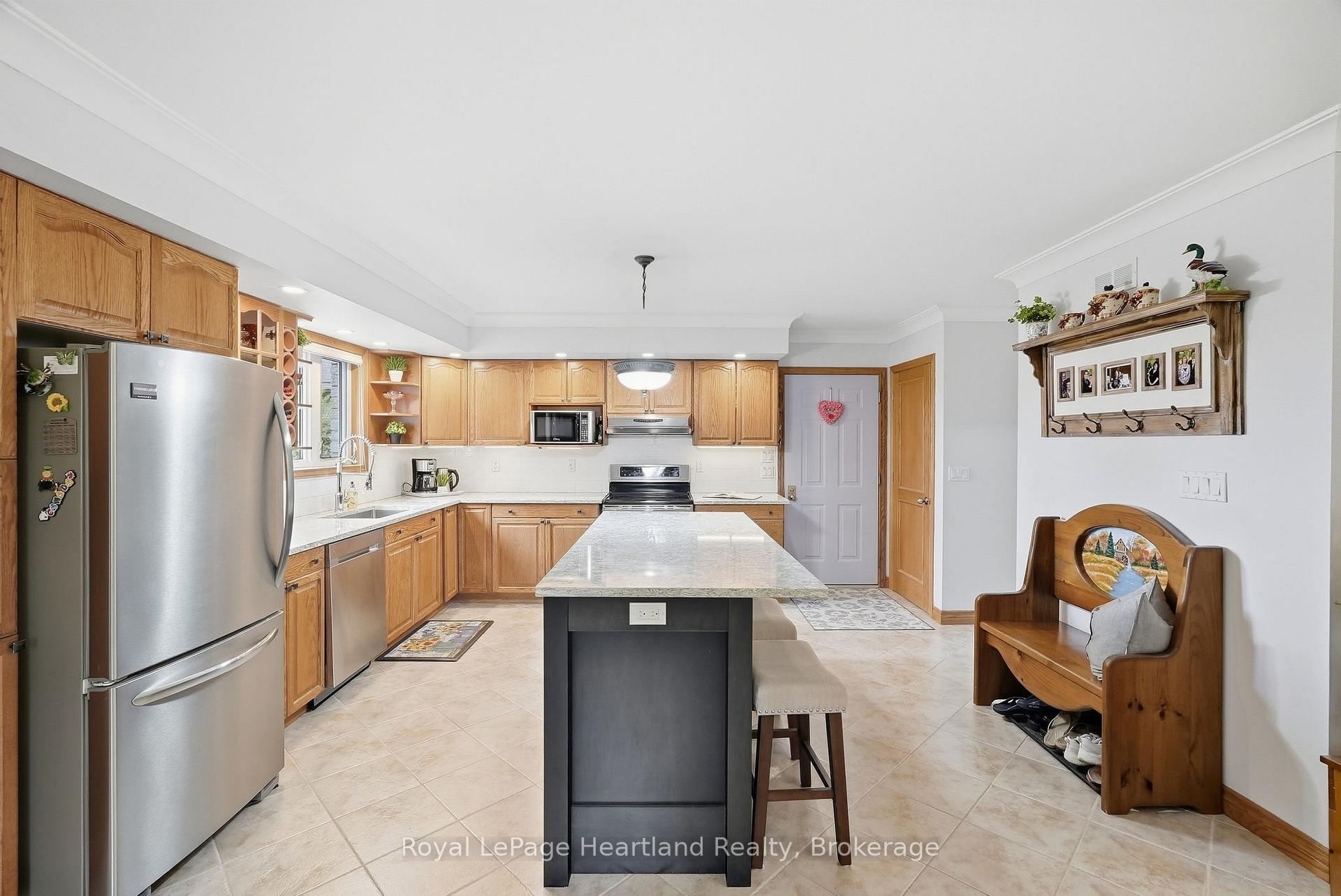 Photo 30 of 2044 Alma Street S, Howick — HOMEH