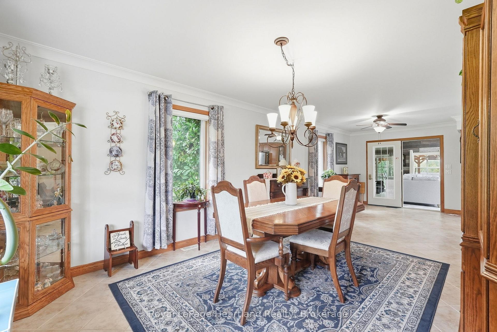 Photo 34 of 2044 Alma Street S, Howick — HOMEH