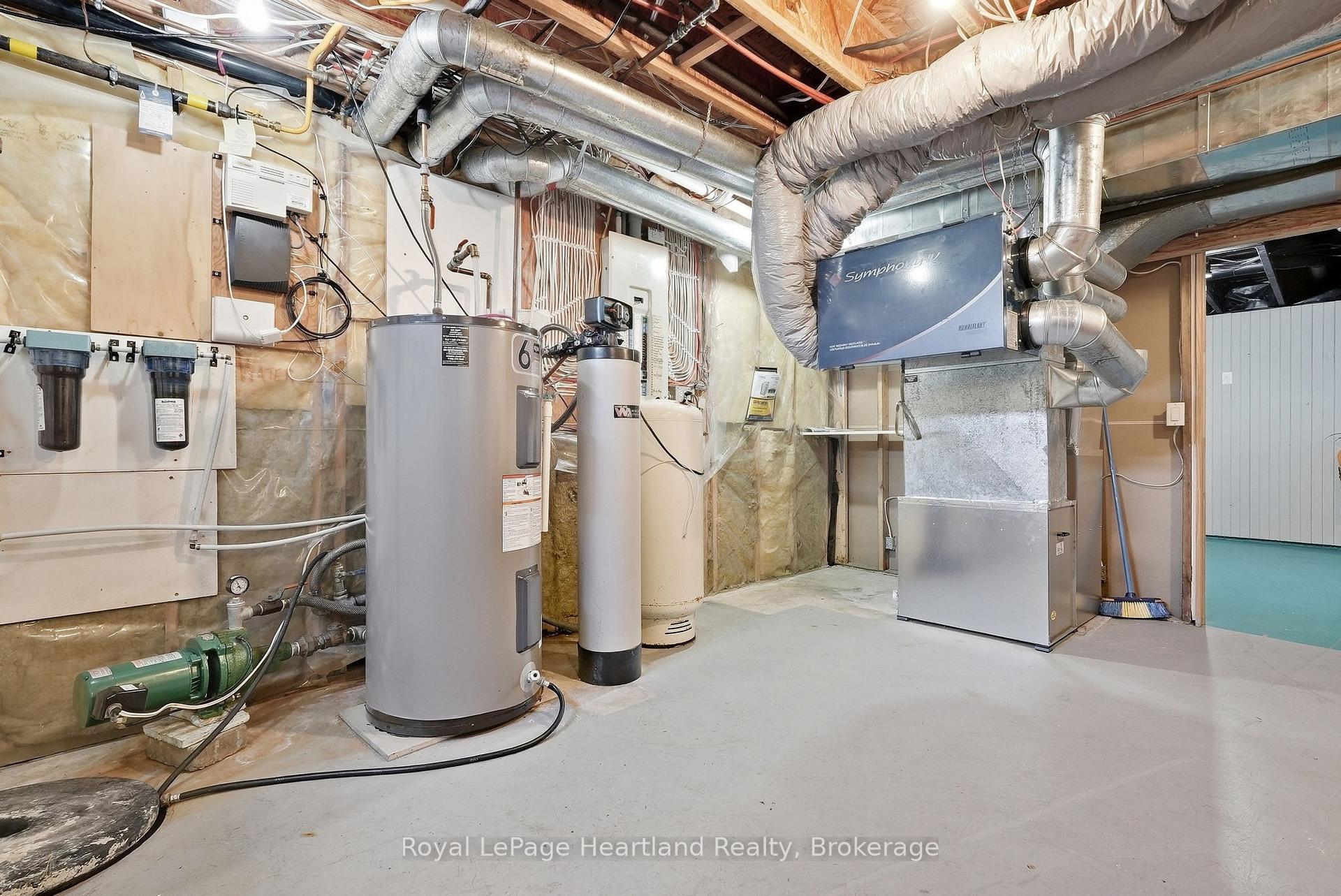 Photo 47 of 2044 Alma Street S, Howick — HOMEH