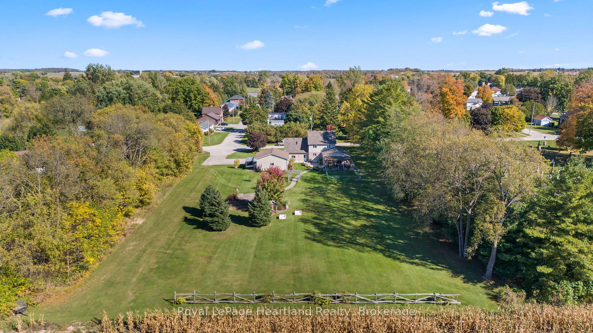 Photo 49 of 2044 Alma Street S, Howick — HOMEH