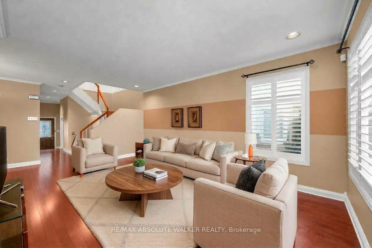 Photo 5 of 6376 Sablewood Place, Ottawa, Chapel Hill — HOMEH