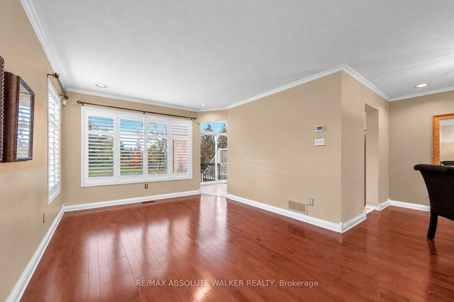 Photo 8 of 6376 Sablewood Place, Ottawa, Chapel Hill — HOMEH