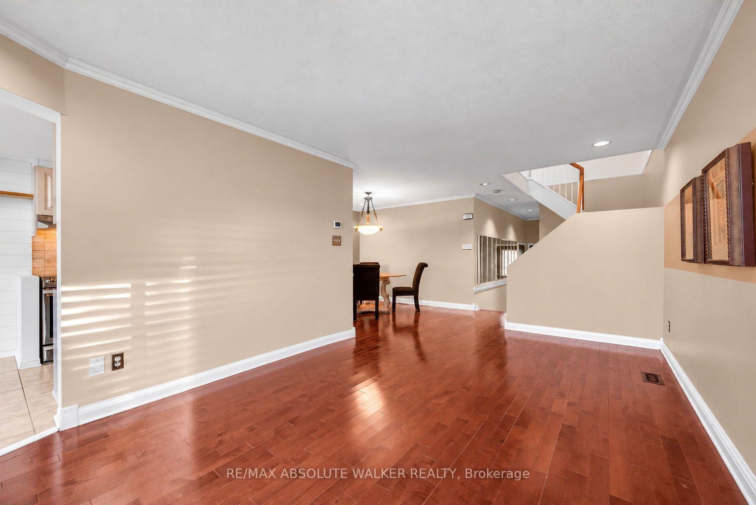 Photo 9 of 6376 Sablewood Place, Ottawa, Chapel Hill — HOMEH
