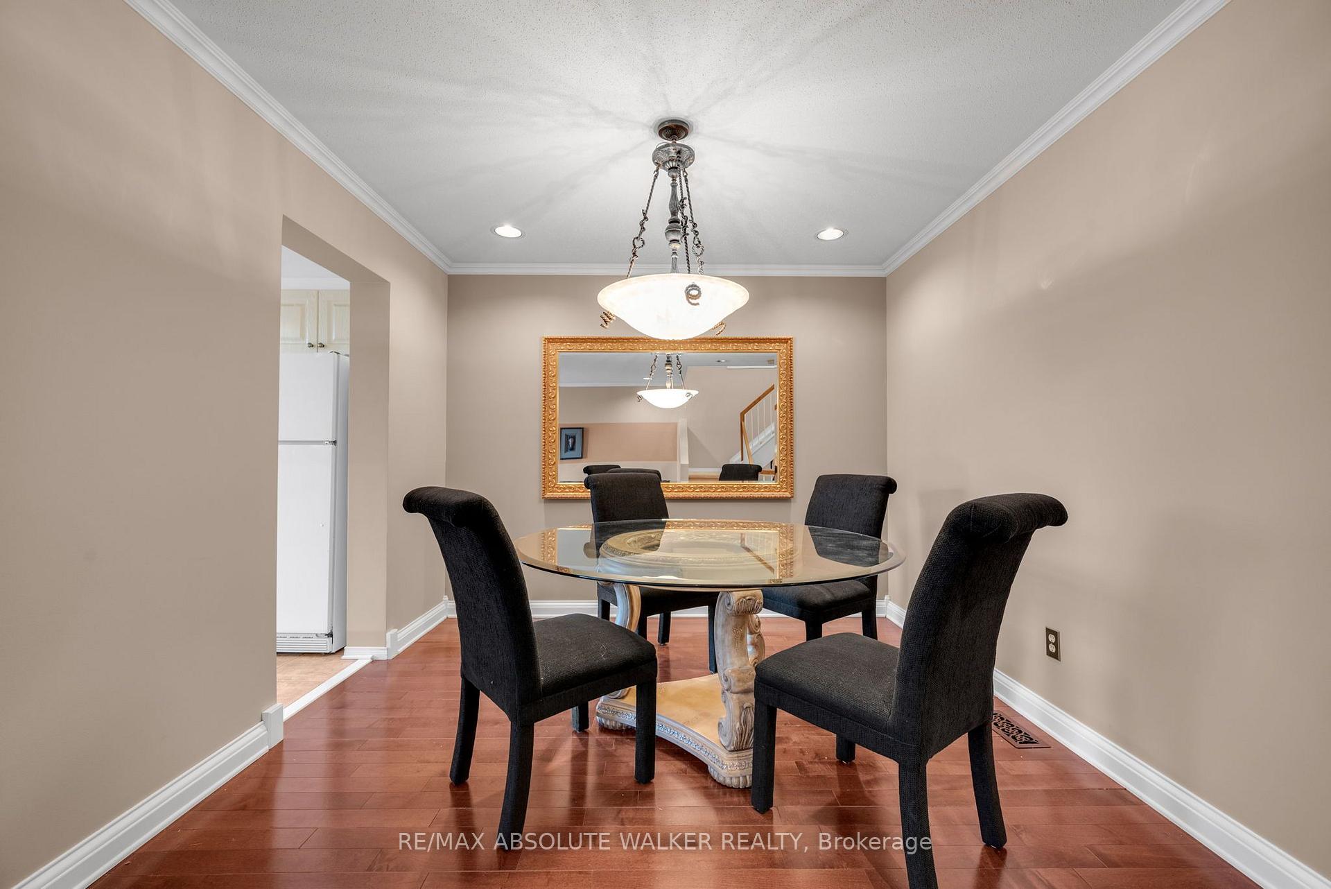Photo 10 of 6376 Sablewood Place, Ottawa, Chapel Hill — HOMEH