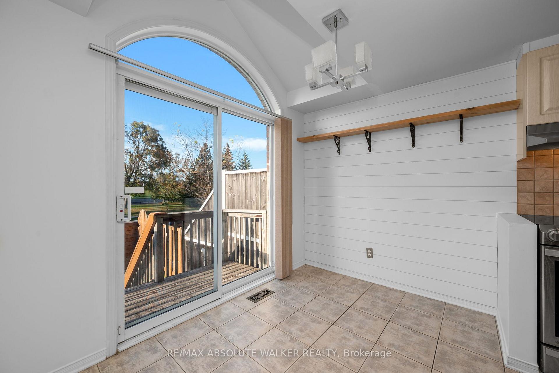 Photo 15 of 6376 Sablewood Place, Ottawa, Chapel Hill — HOMEH