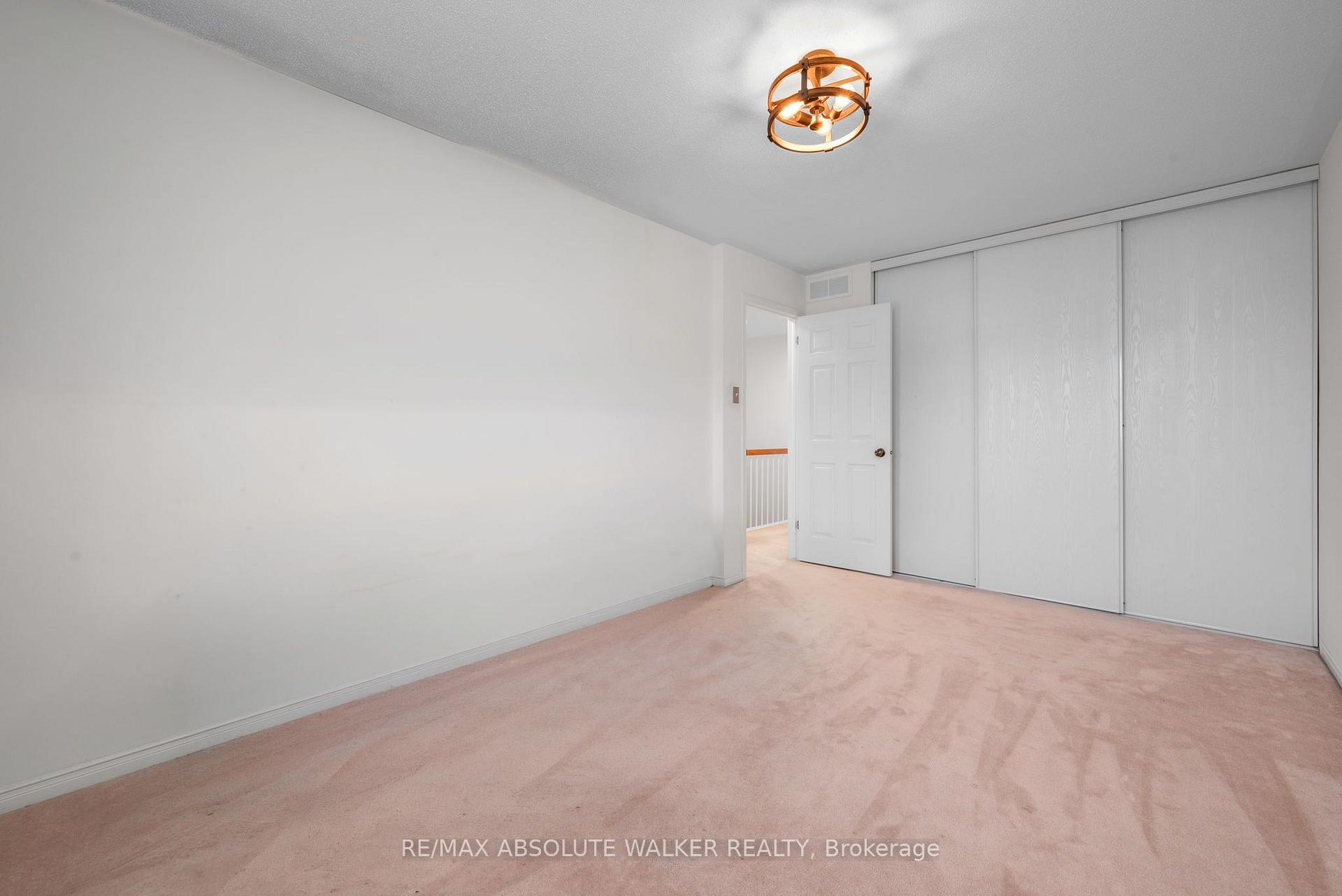 Photo 31 of 6376 Sablewood Place, Ottawa, Chapel Hill — HOMEH