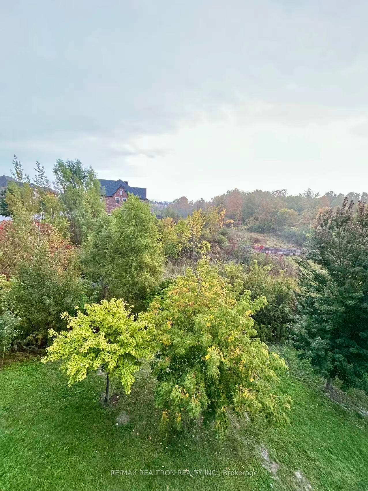 Photo 10 of Unit Lower, 49 Roy Harper Avenue, Aurora, Rural Aurora — HOMEH