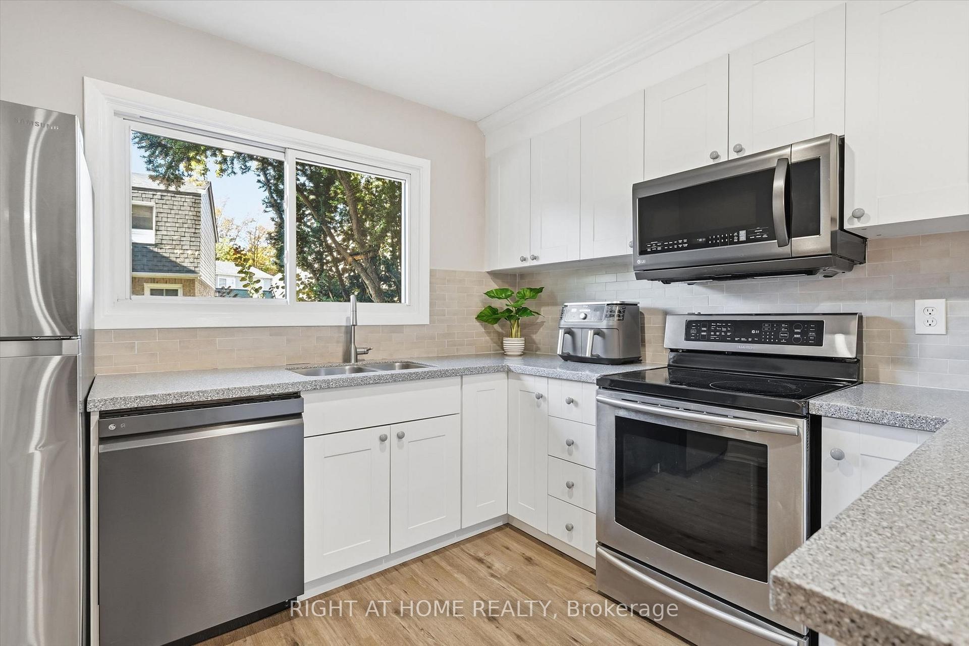 Photo 3 of Unit 159, 2050 Upper Middle Road, Burlington, Brant Hills — HOMEH