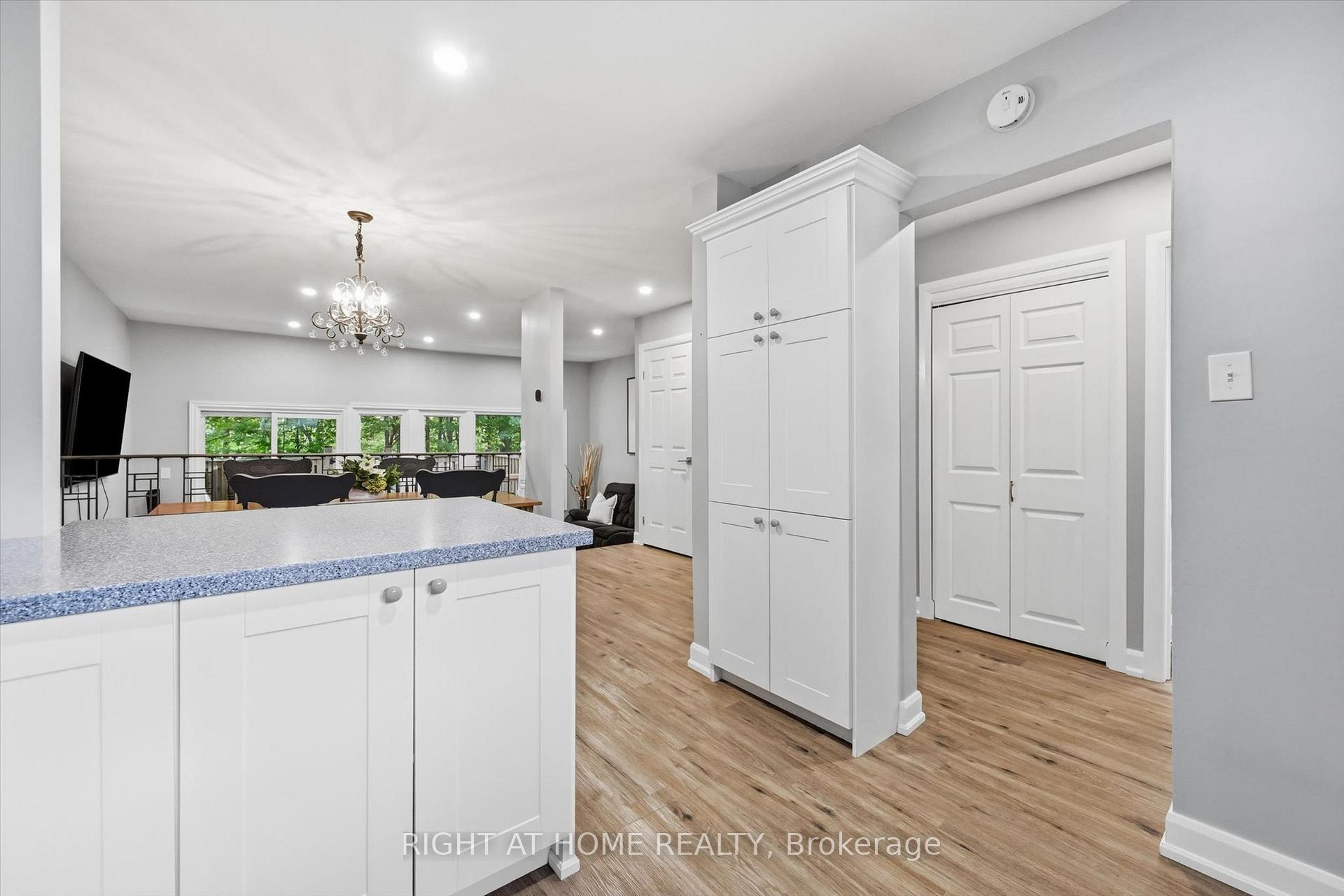 Photo 4 of Unit 159, 2050 Upper Middle Road, Burlington, Brant Hills — HOMEH
