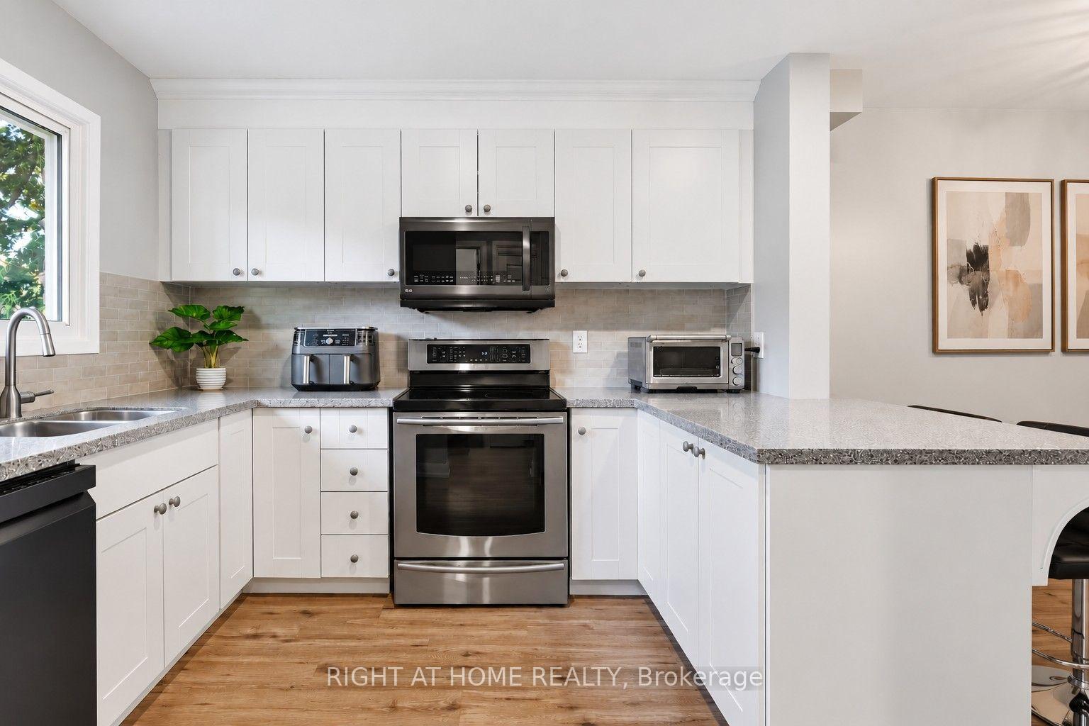 Photo 5 of Unit 159, 2050 Upper Middle Road, Burlington, Brant Hills — HOMEH