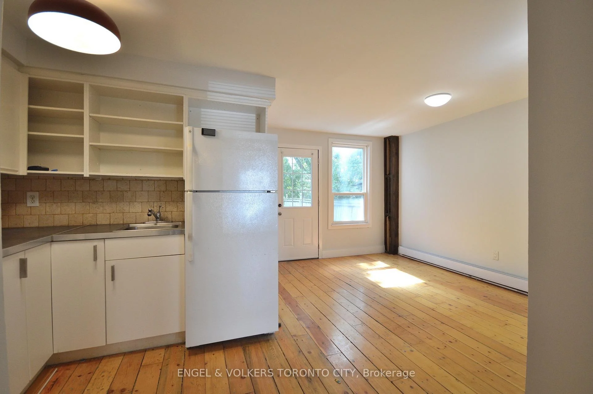Photo 8 of Unit Basement, 1801 Dundas Street E, Toronto, Greenwood-Coxwell — HOMEH