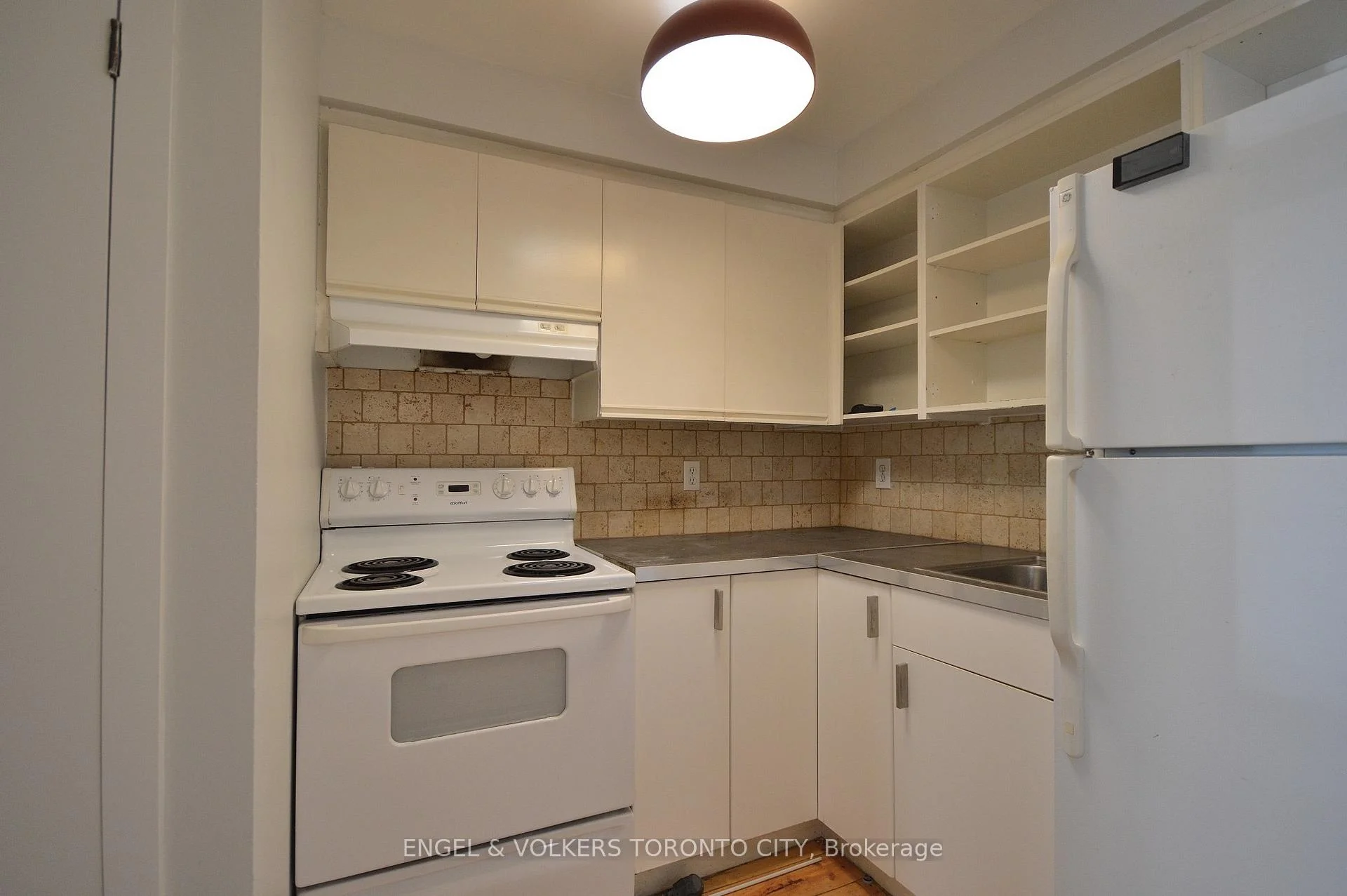 Photo 10 of Unit Basement, 1801 Dundas Street E, Toronto, Greenwood-Coxwell — HOMEH