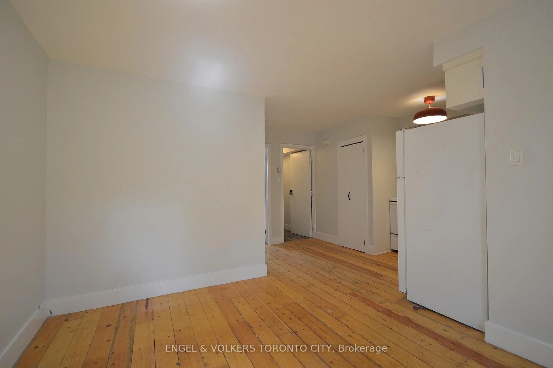 Photo 12 of Unit Basement, 1801 Dundas Street E, Toronto, Greenwood-Coxwell — HOMEH