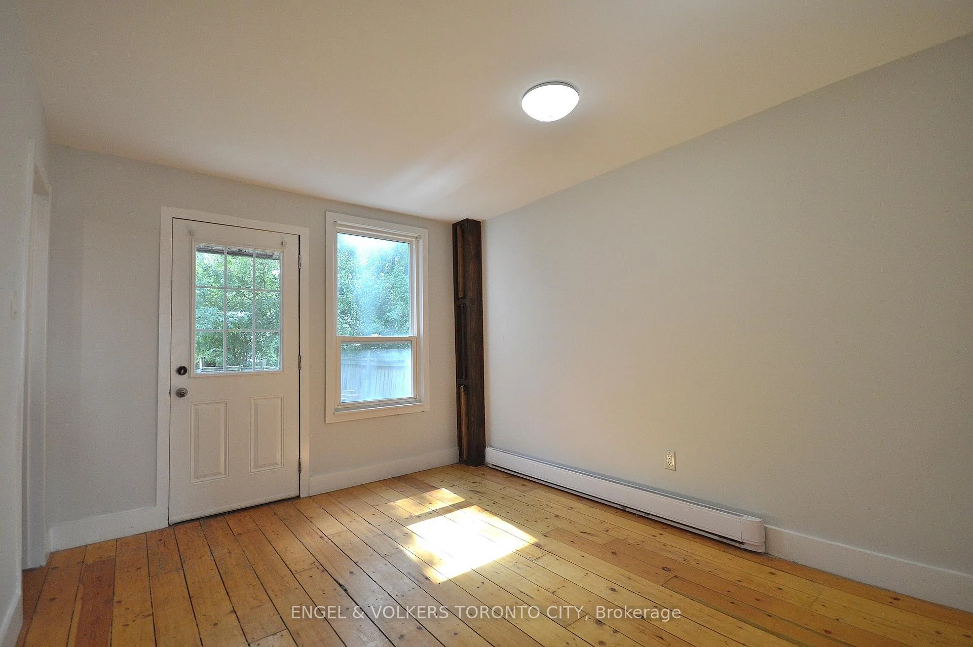 Photo 14 of Unit Basement, 1801 Dundas Street E, Toronto, Greenwood-Coxwell — HOMEH