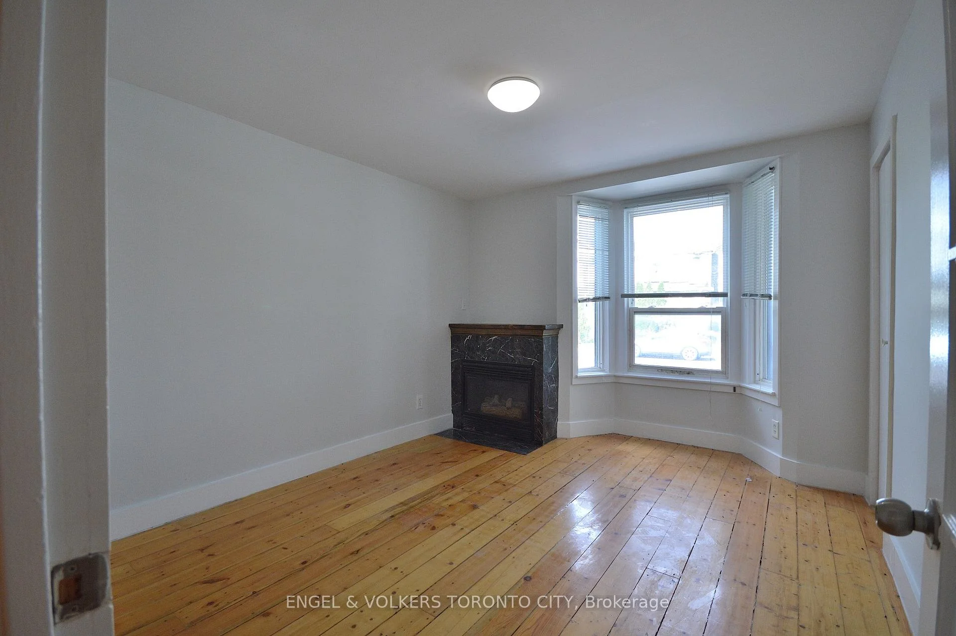 Photo 16 of Unit Basement, 1801 Dundas Street E, Toronto, Greenwood-Coxwell — HOMEH