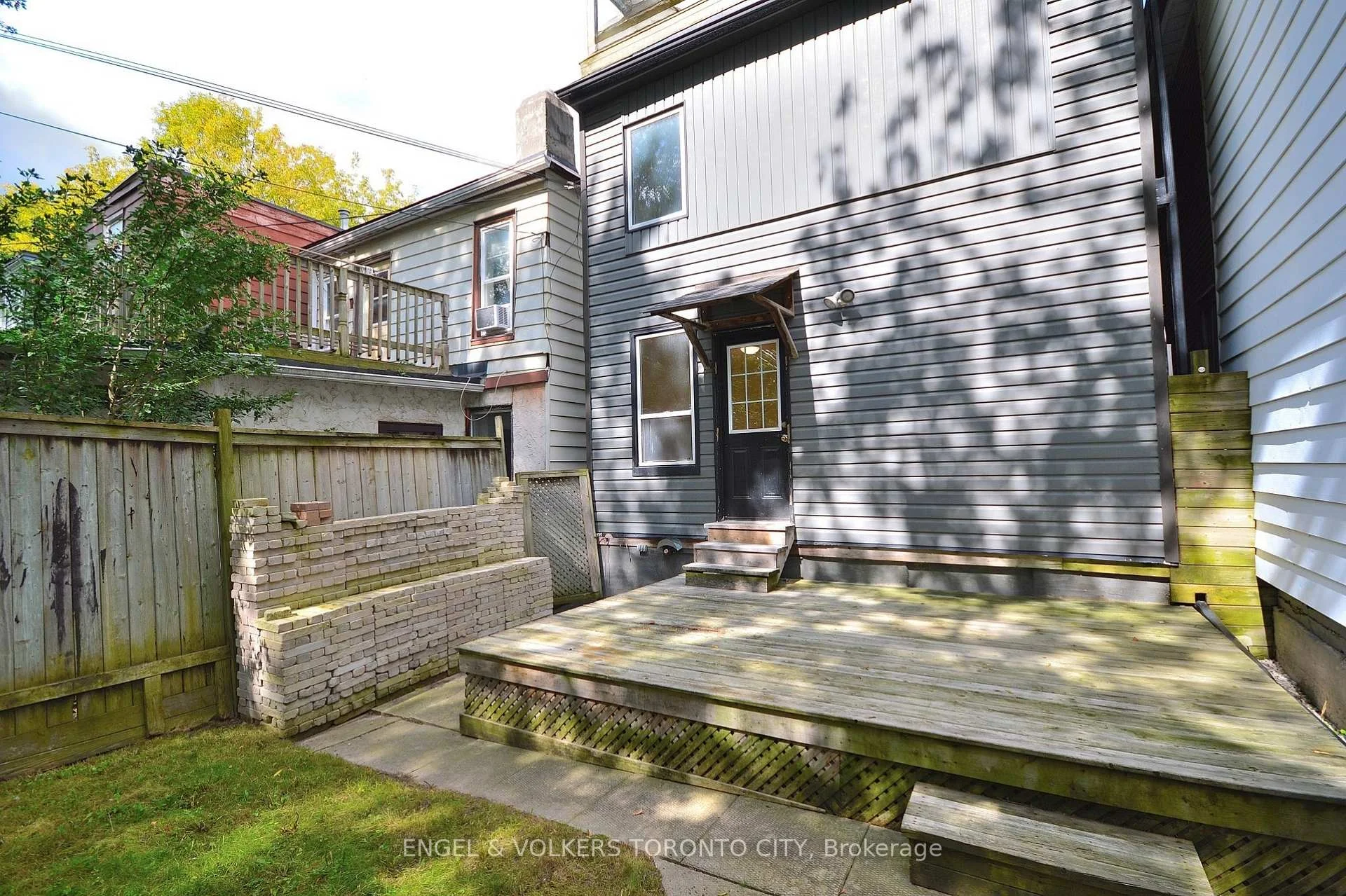 Photo 22 of Unit Basement, 1801 Dundas Street E, Toronto, Greenwood-Coxwell — HOMEH
