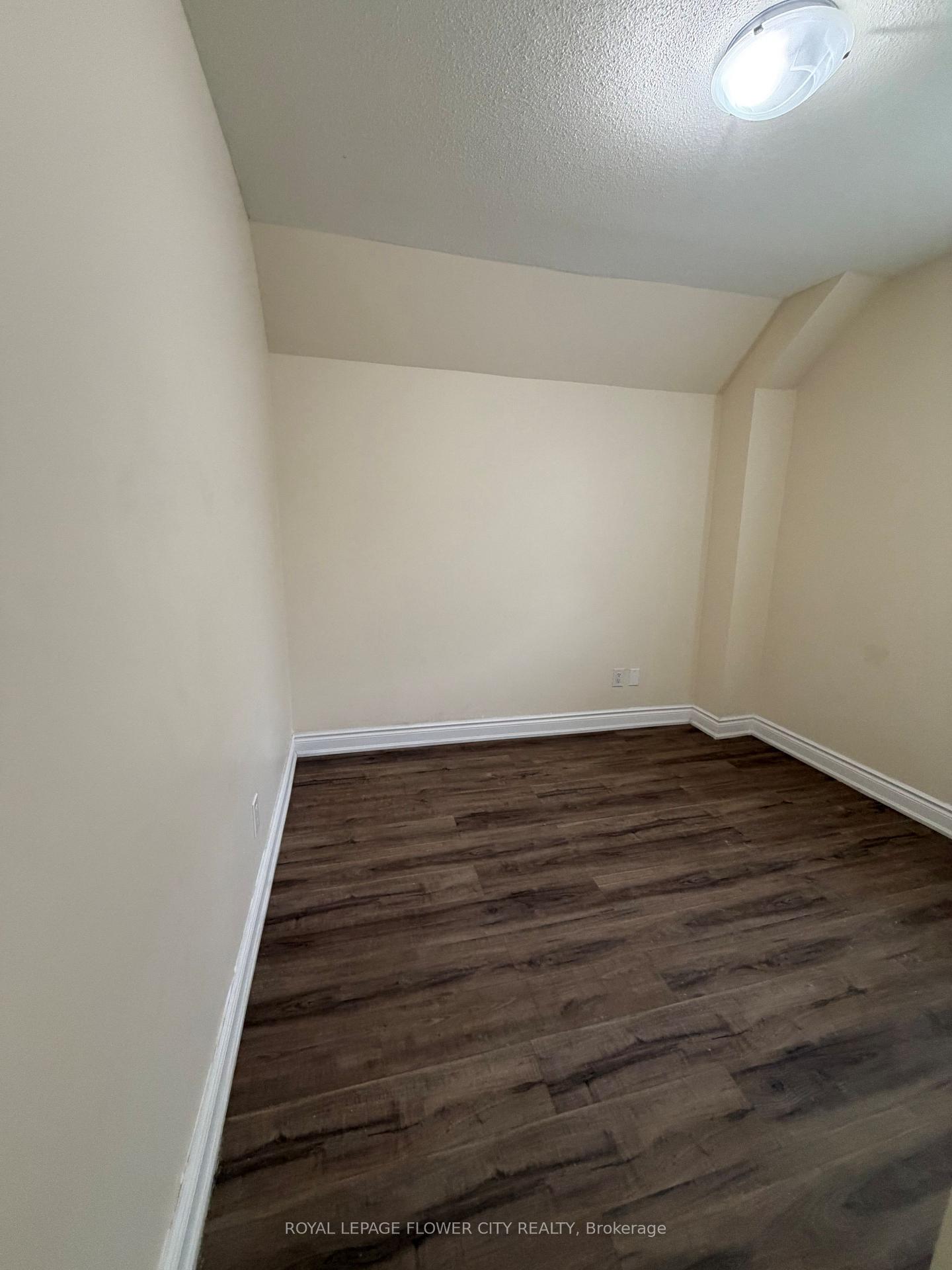 Photo 10 of 36 St Georges Avenue E, Sault Ste Marie, Steelton — HOMEH