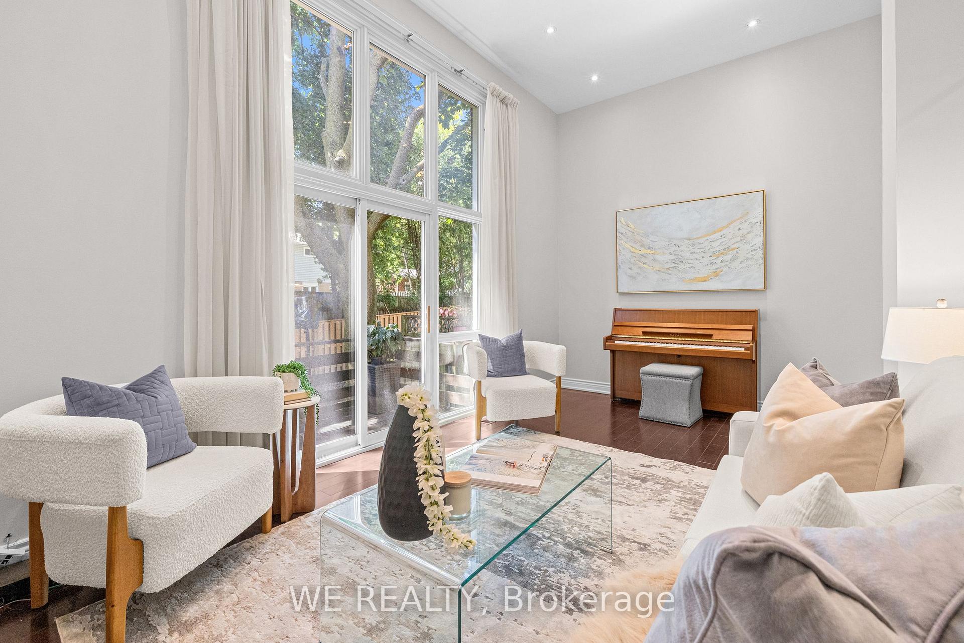Photo 3 of 11 Stonedale Placeway, North York, Banbury-Don Mills — HOMEH