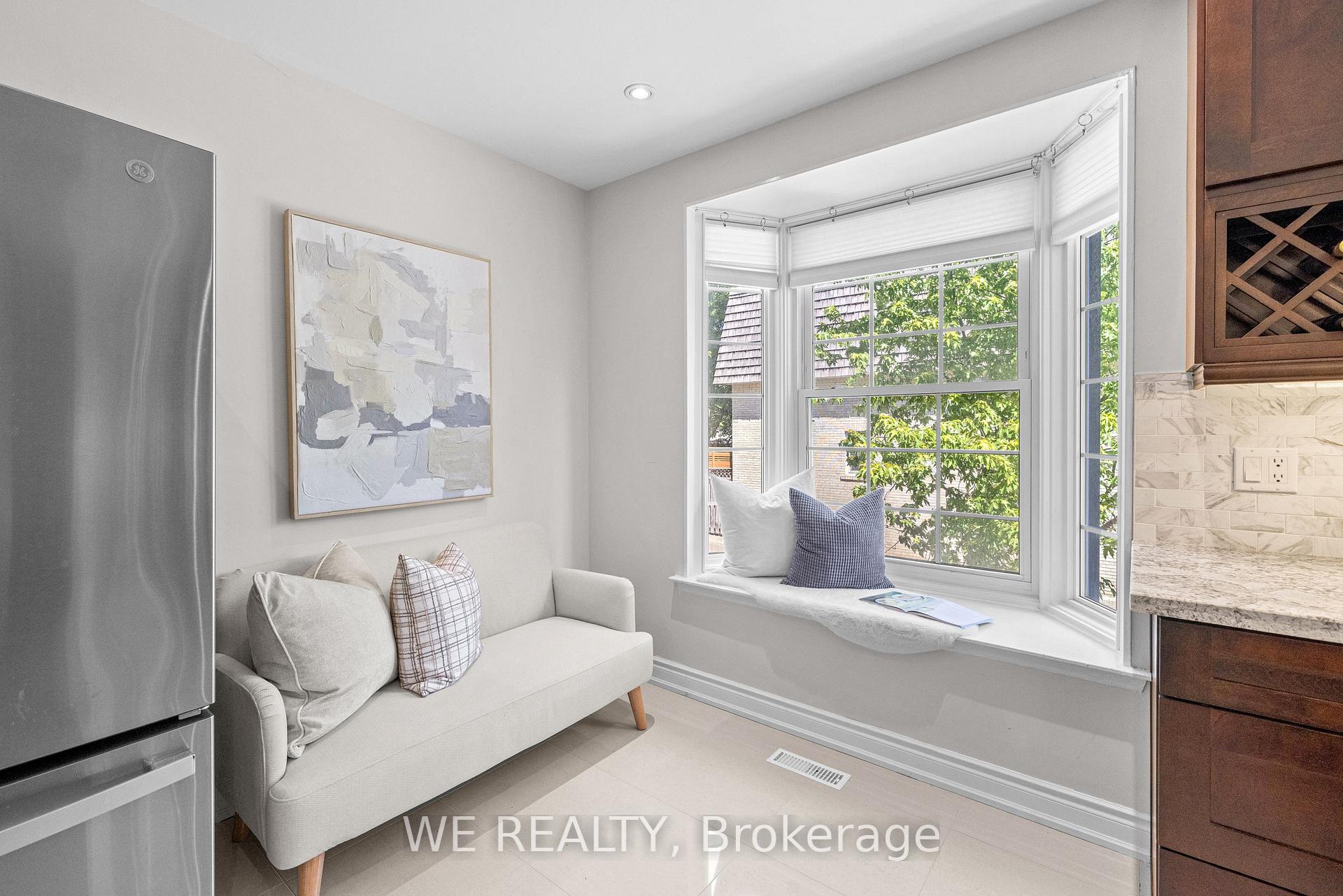 Photo 8 of 11 Stonedale Placeway, North York, Banbury-Don Mills — HOMEH