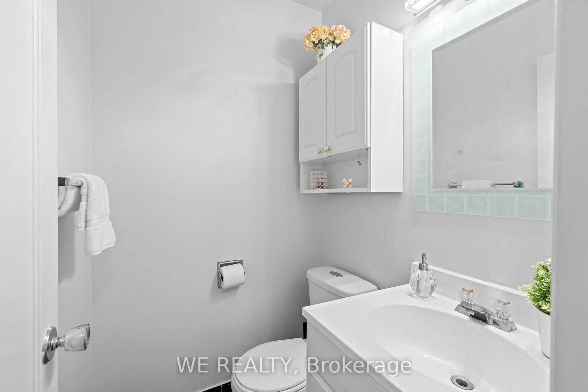 Photo 19 of 11 Stonedale Placeway, North York, Banbury-Don Mills — HOMEH