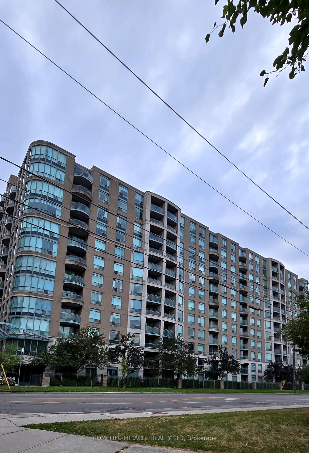 Photo of Unit 306, 18 Pemberton Avenue