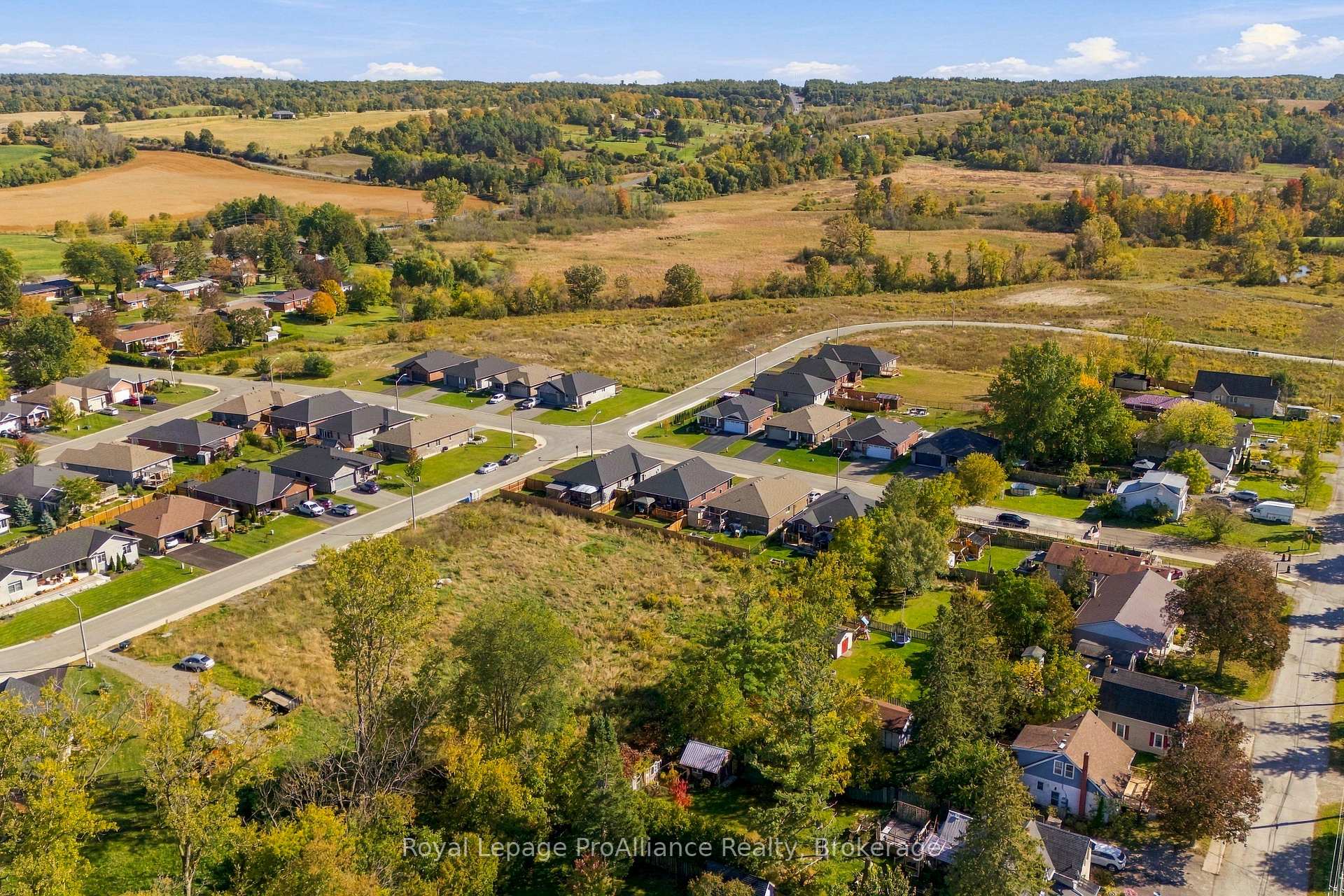 Photo 13 of 28 Aberdeen Street W, Stirling-Rawdon, Stirling Ward — HOMEH