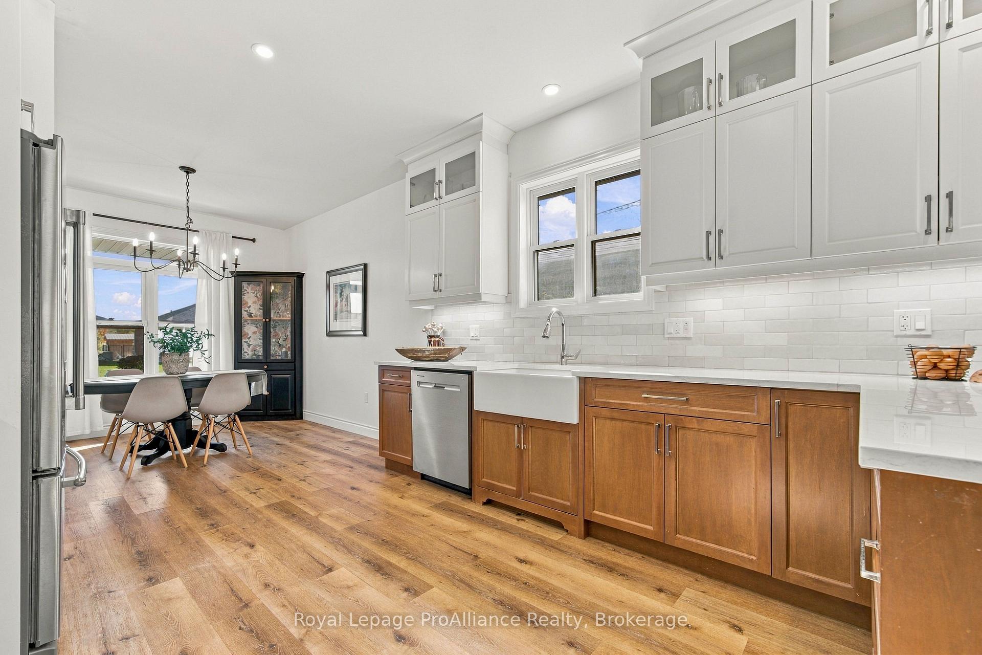 Photo 18 of 28 Aberdeen Street W, Stirling-Rawdon, Stirling Ward — HOMEH