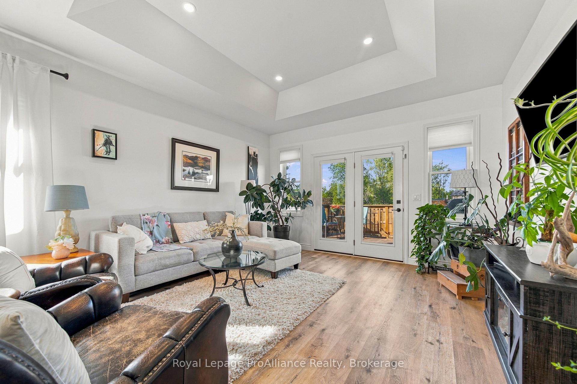 Photo 23 of 28 Aberdeen Street W, Stirling-Rawdon, Stirling Ward — HOMEH