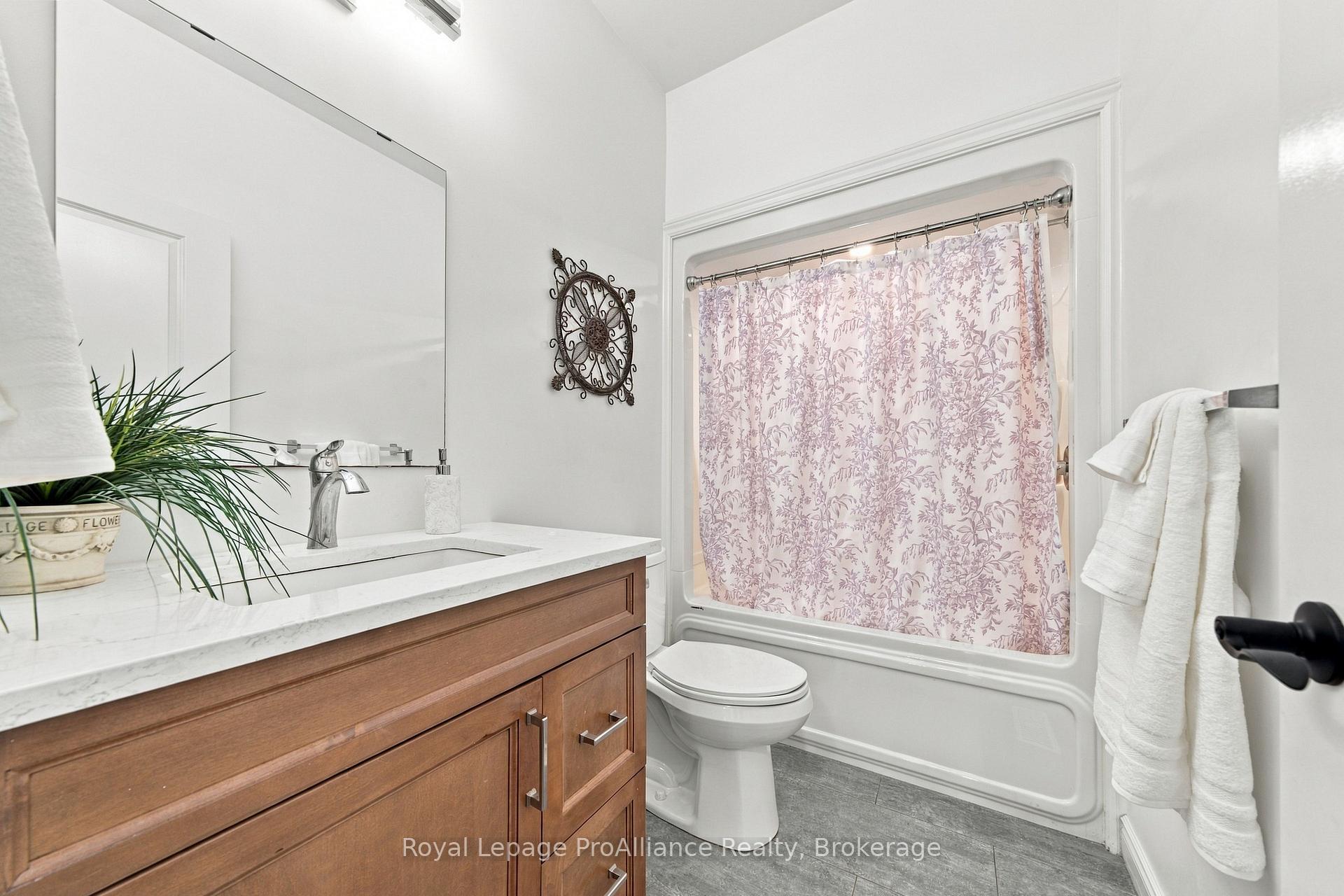 Photo 35 of 28 Aberdeen Street W, Stirling-Rawdon, Stirling Ward — HOMEH